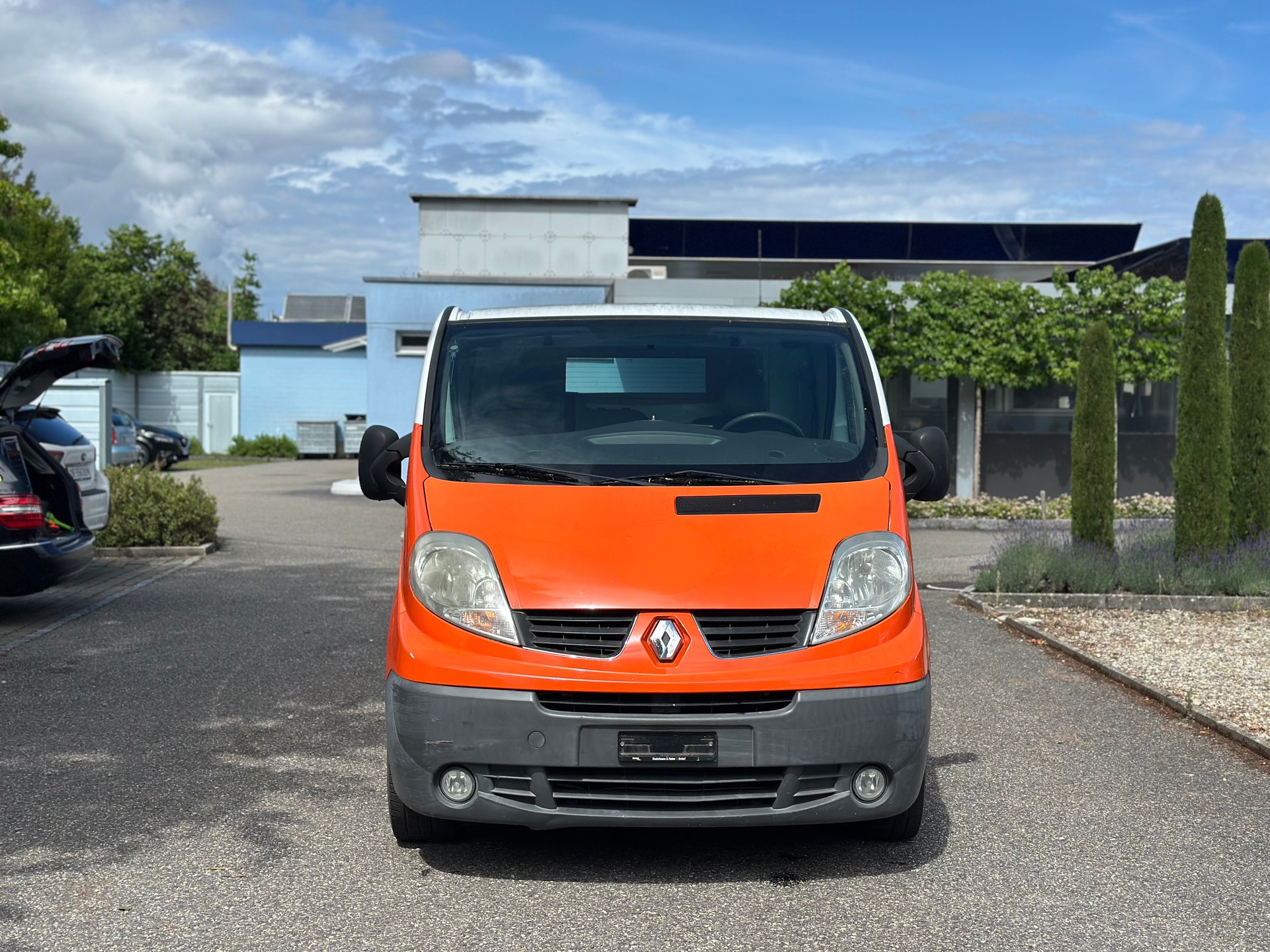 RENAULT Trafic 2.5 dCi 2.9t L2H1-image-1