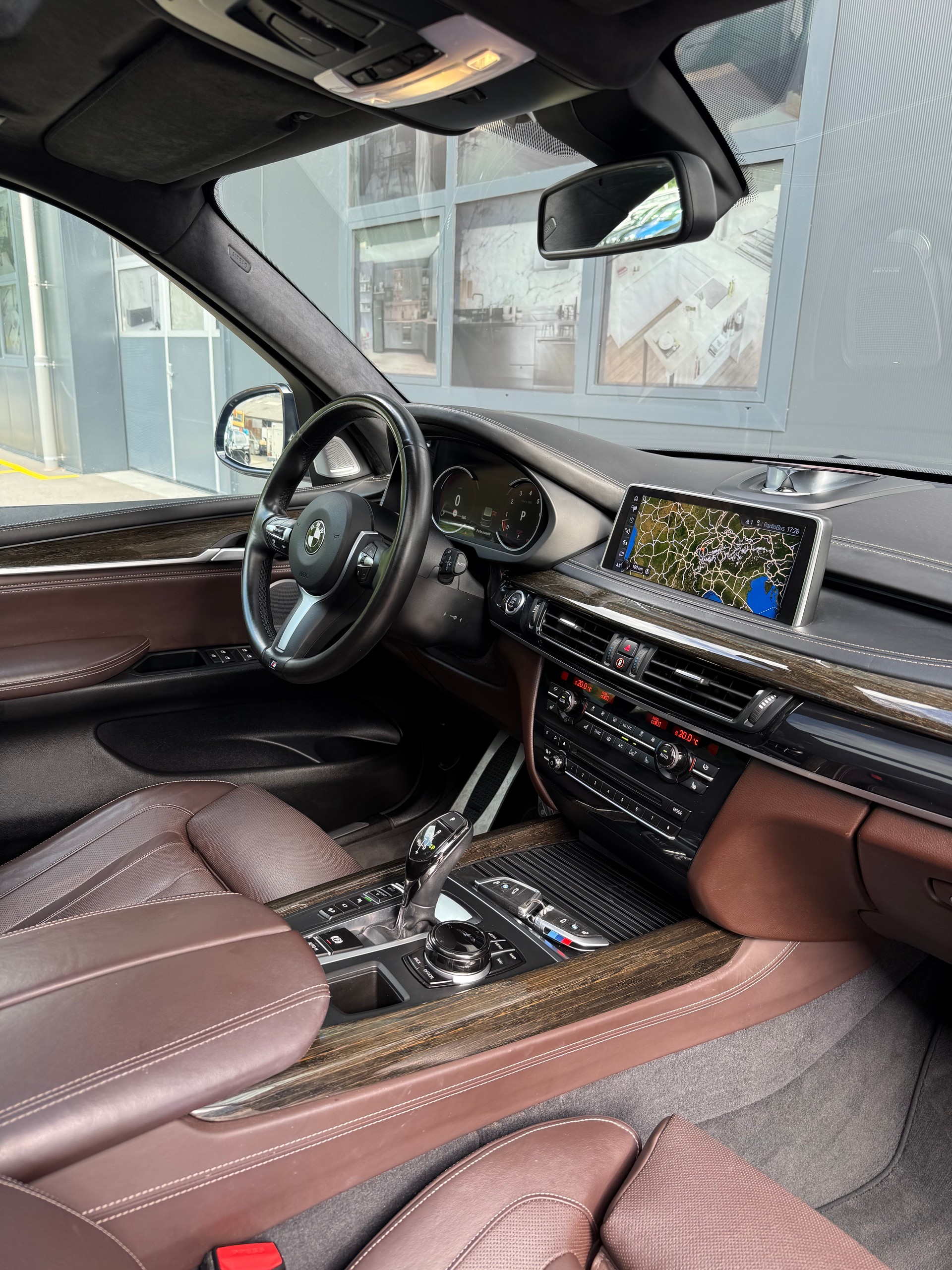 BMW X5 xDrive 35i Pack-M Steptronic-image-11