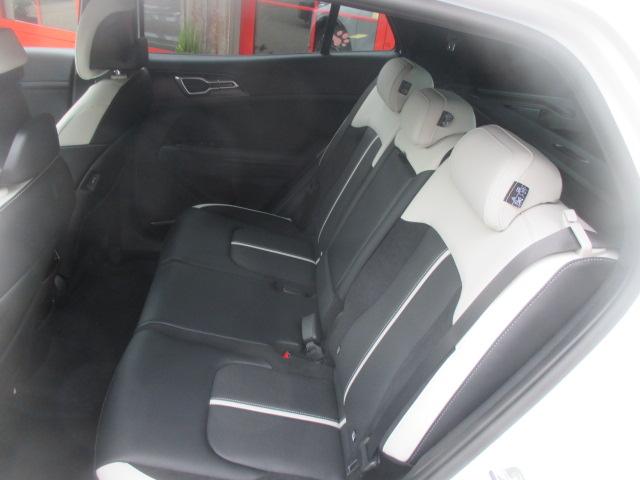 KIA Sportage 1.6 T-GDi PHEV GT-Line-image-11