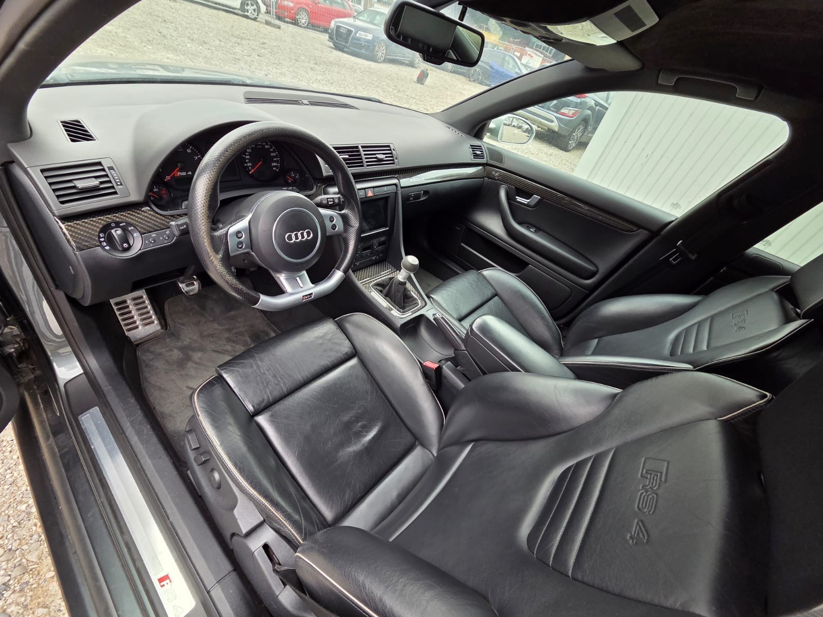 AUDI RS4 Limousine 4.2 V8 quattro-image-10