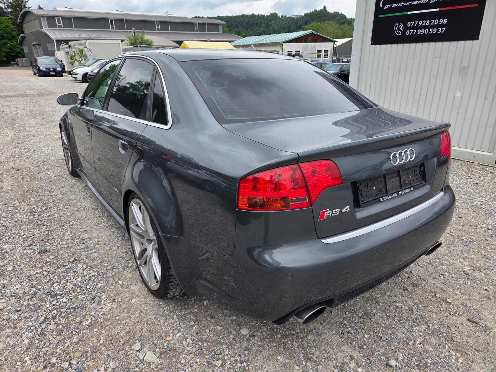AUDI RS4 Limousine 4.2 V8 quattro-image-9