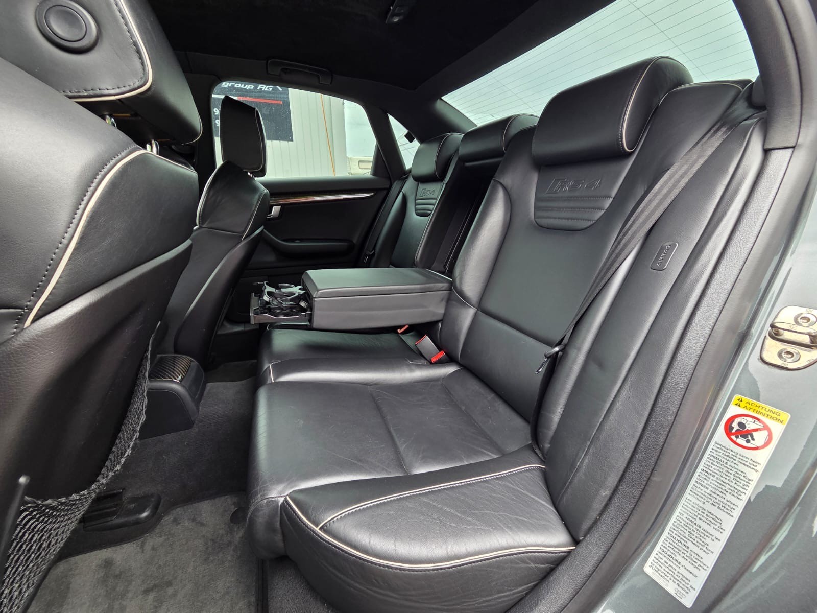 AUDI RS4 Limousine 4.2 V8 quattro-image-13
