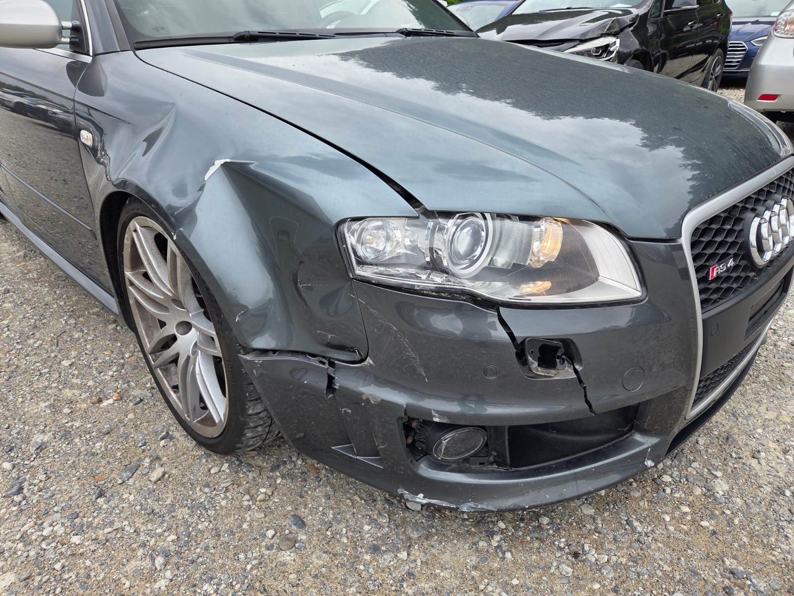 AUDI RS4 Limousine 4.2 V8 quattro-image-4