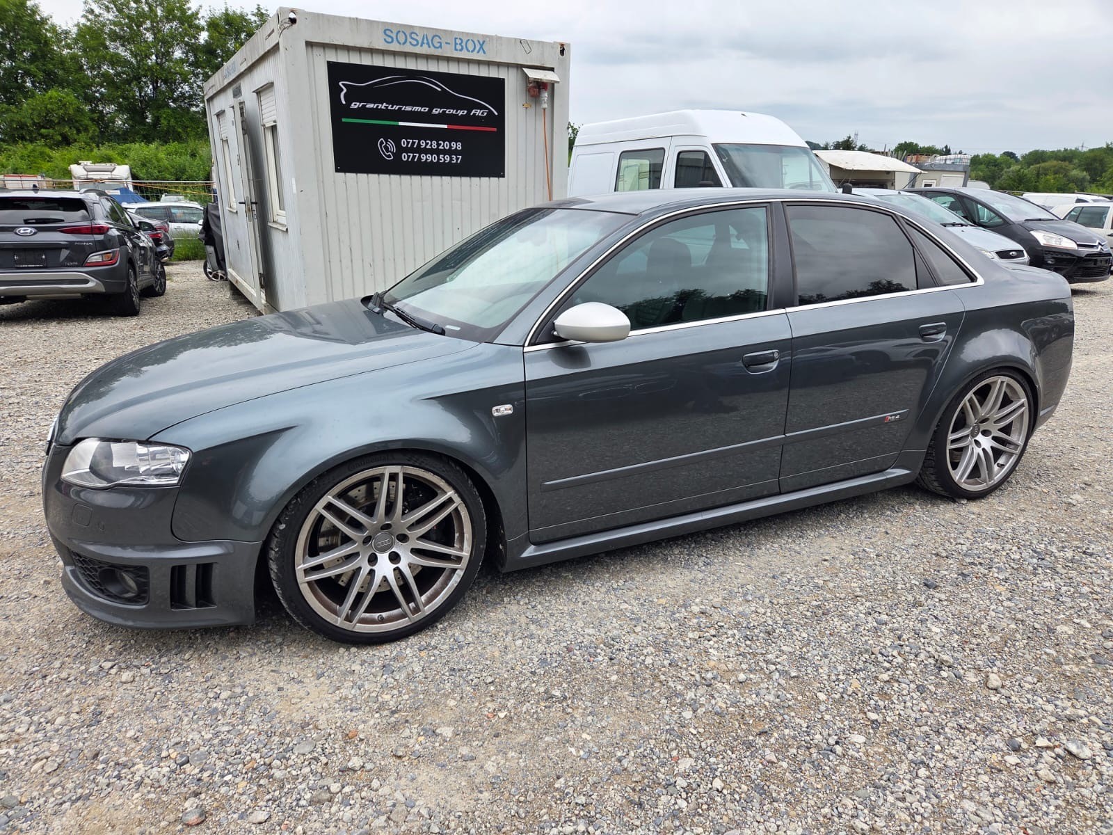 AUDI RS4 Limousine 4.2 V8 quattro-image-3