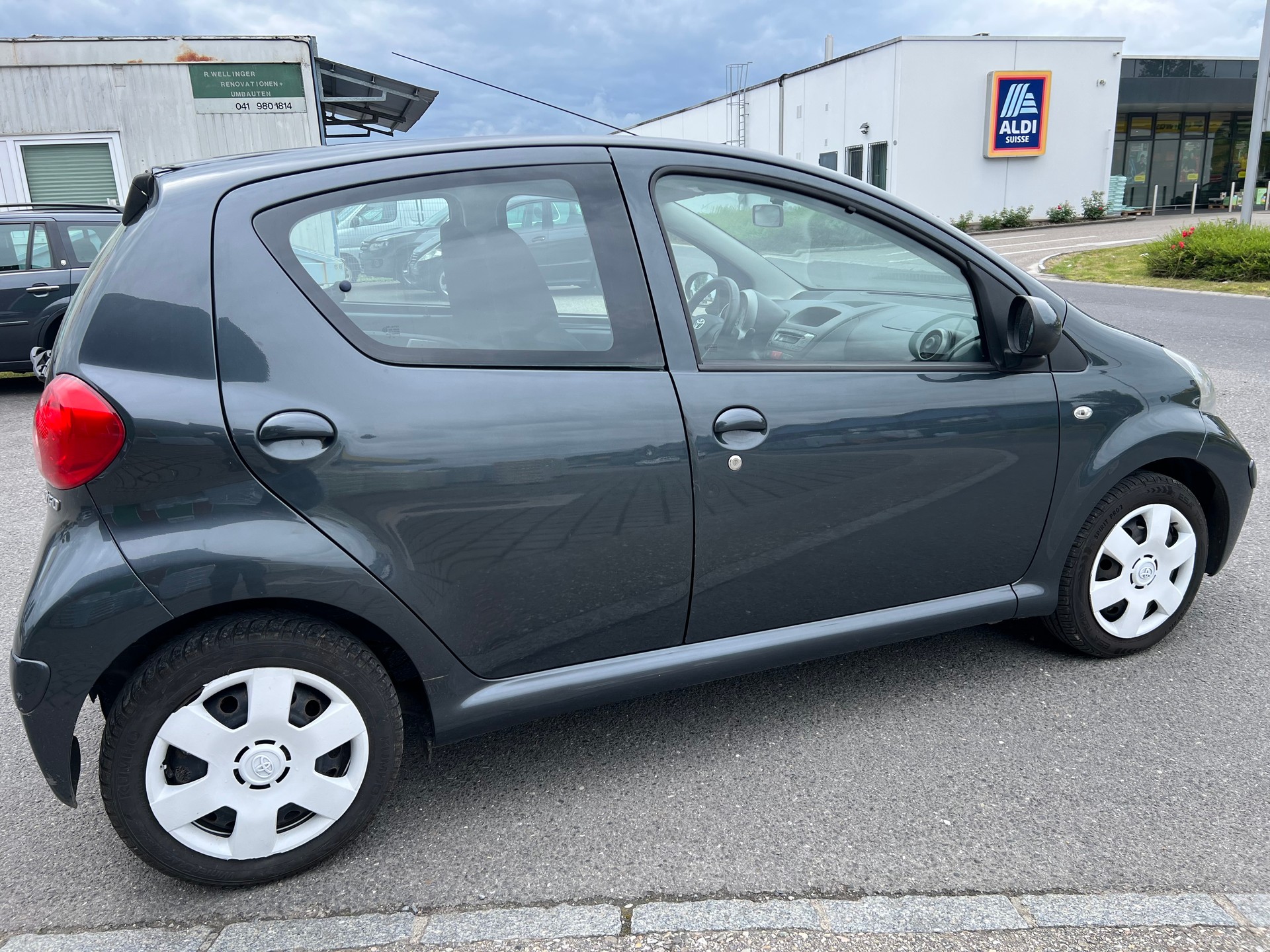 TOYOTA Aygo 1.0 Linea Luna-image-3
