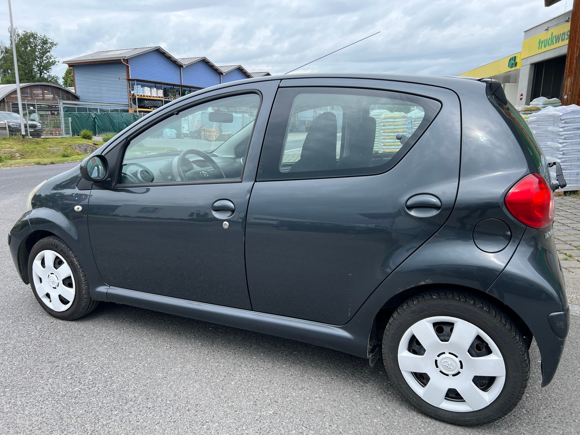 TOYOTA Aygo 1.0 Linea Luna-image-4