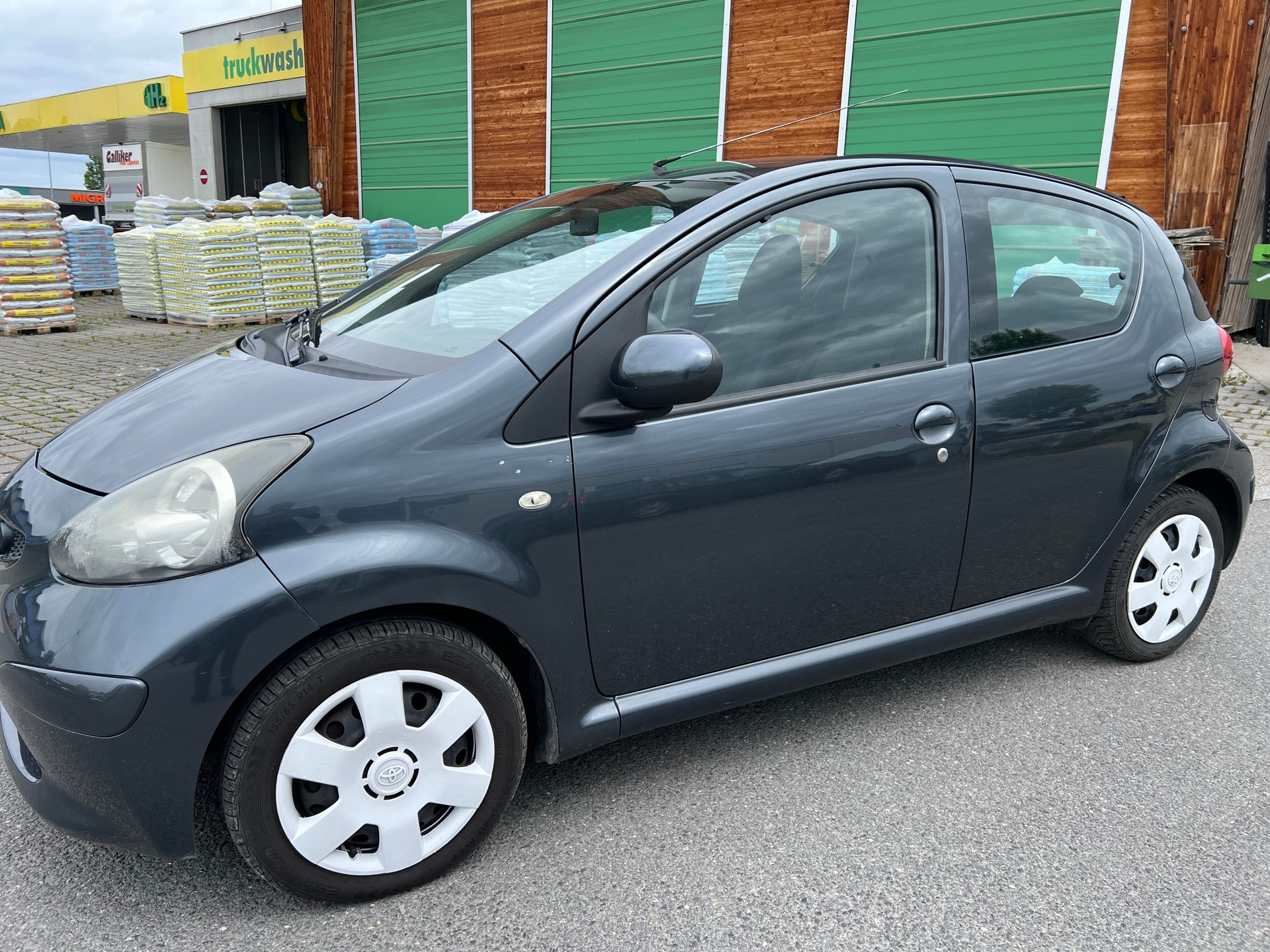 TOYOTA Aygo 1.0 Linea Luna-image-1