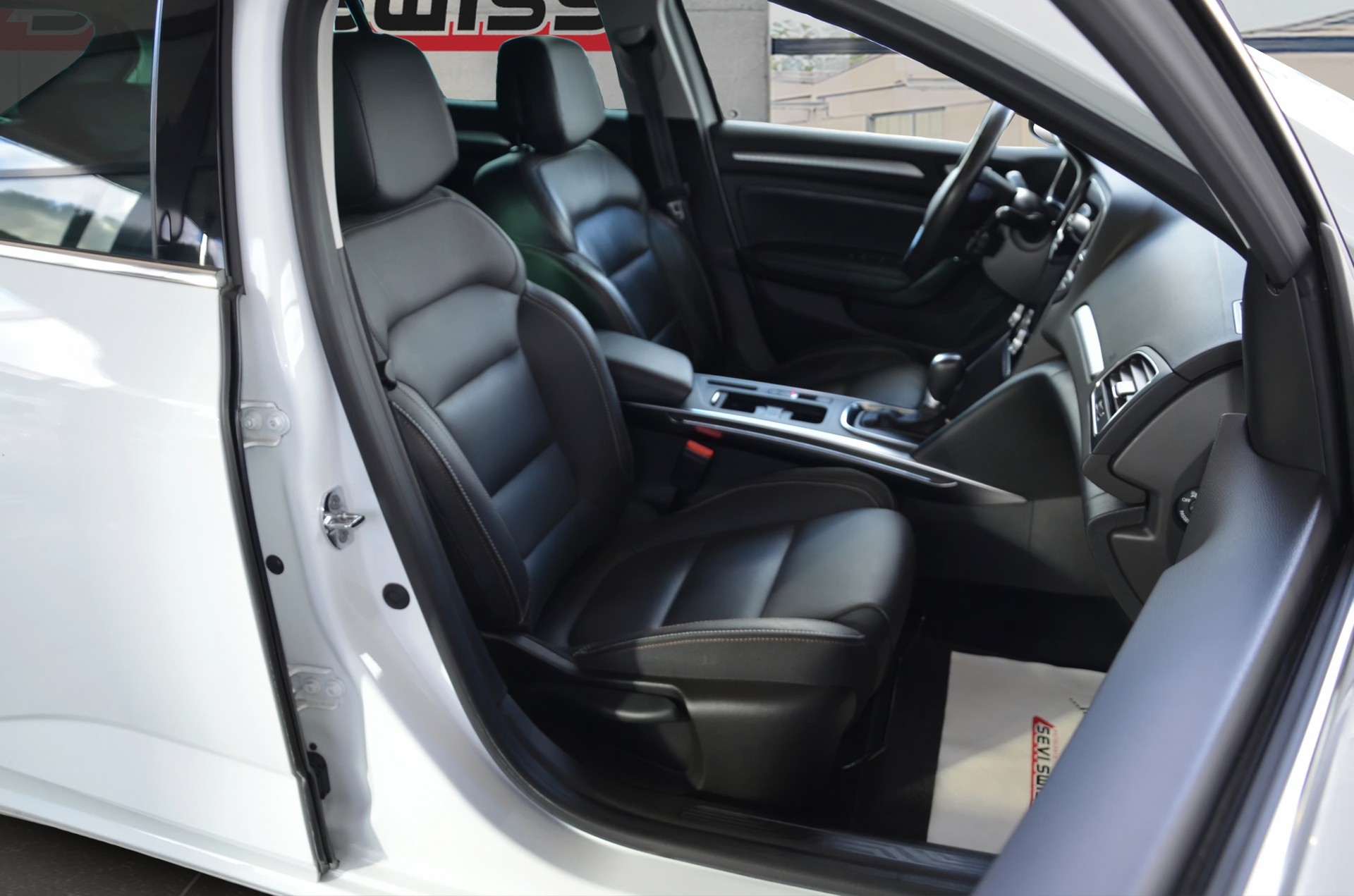 RENAULT Mégane Berline 1.3 16V Editon One EDC*Frisch ab MFK,1 Jahr oder 20'000km Garantie*-image-9