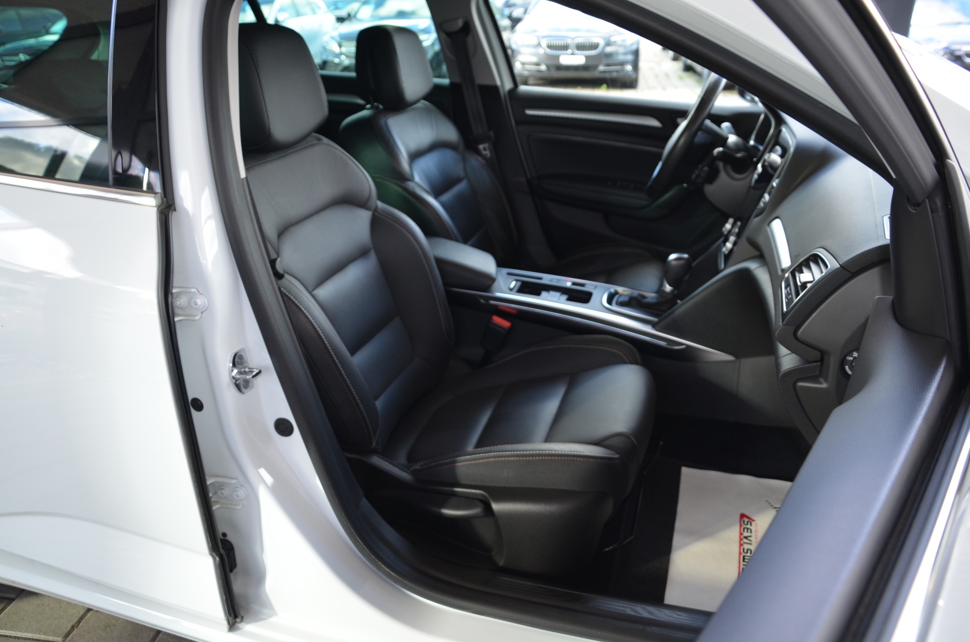 RENAULT Mégane Berline 1.3 16V Editon One EDC*Frisch ab MFK,1 Jahr oder 20'000km Garantie*-image-15