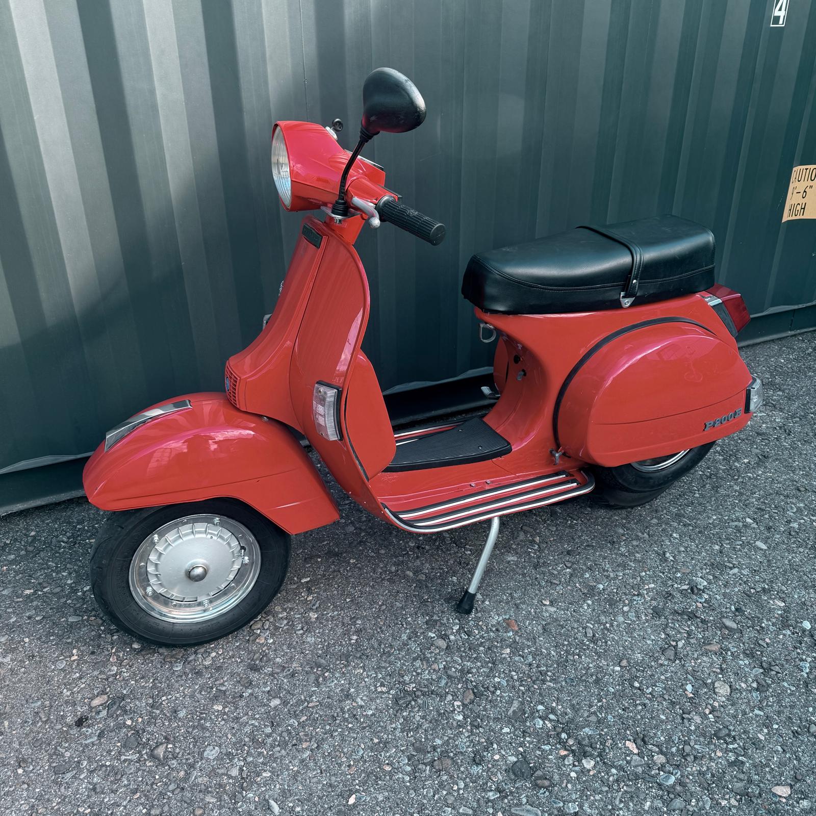 PIAGGIO PIAGGIO Vespa P 200 E-showroom-element-2