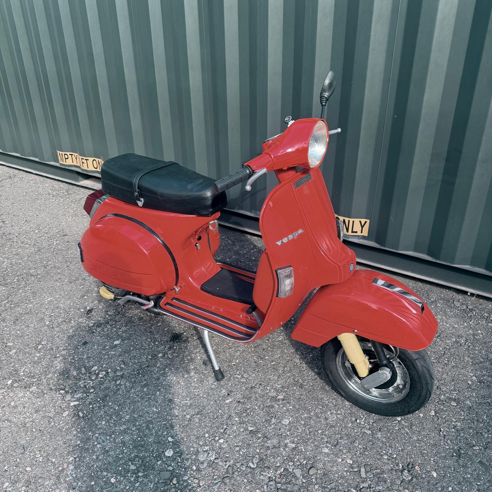 PIAGGIO PIAGGIO Vespa P 200 E-showroom-element-3