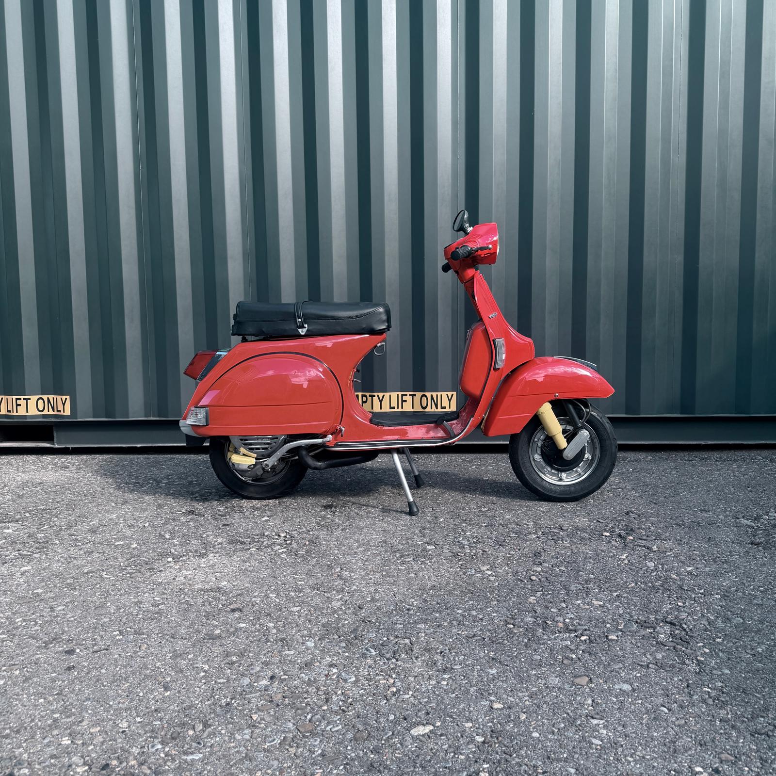 PIAGGIO PIAGGIO Vespa P 200 E-showroom-element-1