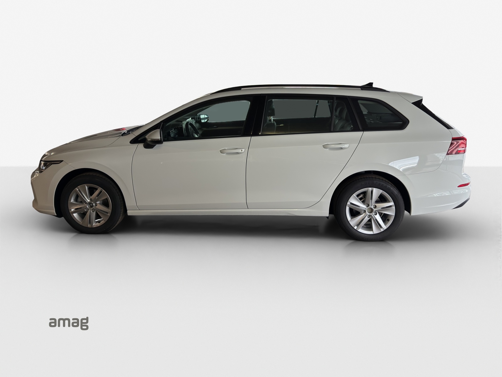 VW Golf Variant 1.5 eTSI mHEV Basis-image-1