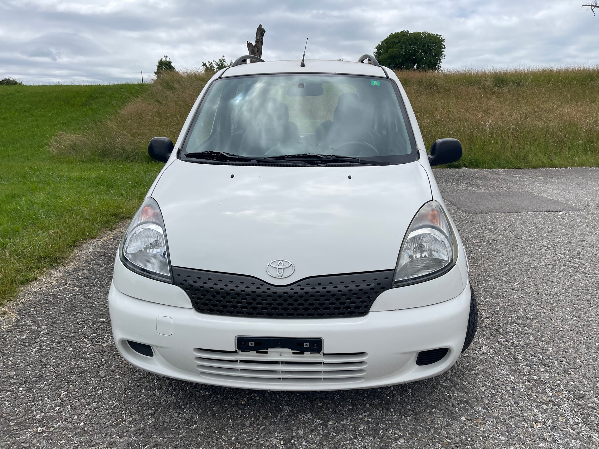 TOYOTA Yaris Verso 1.3 Linea Luna Automatic-image-0