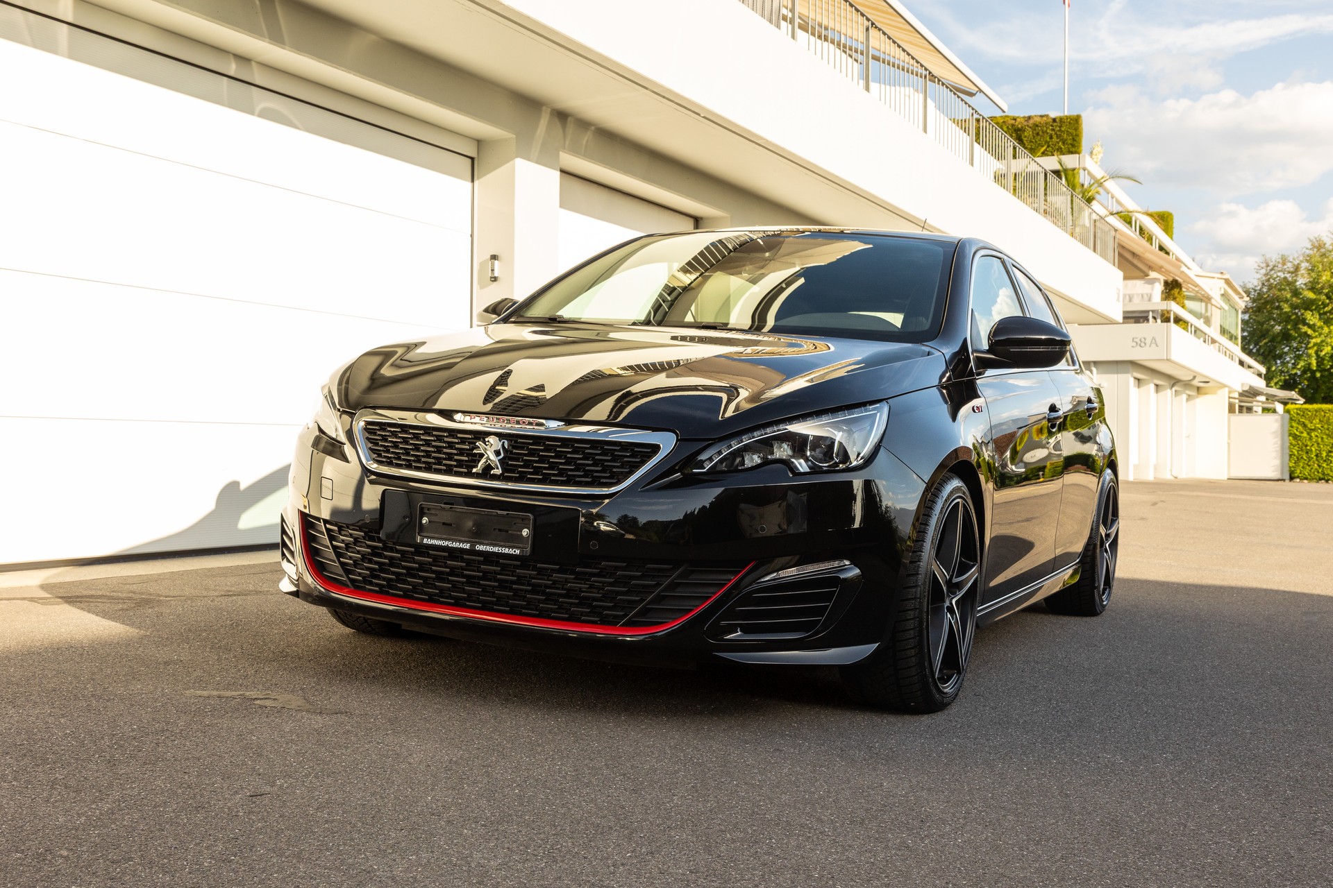 PEUGEOT 1.6 THP GTi-image-0
