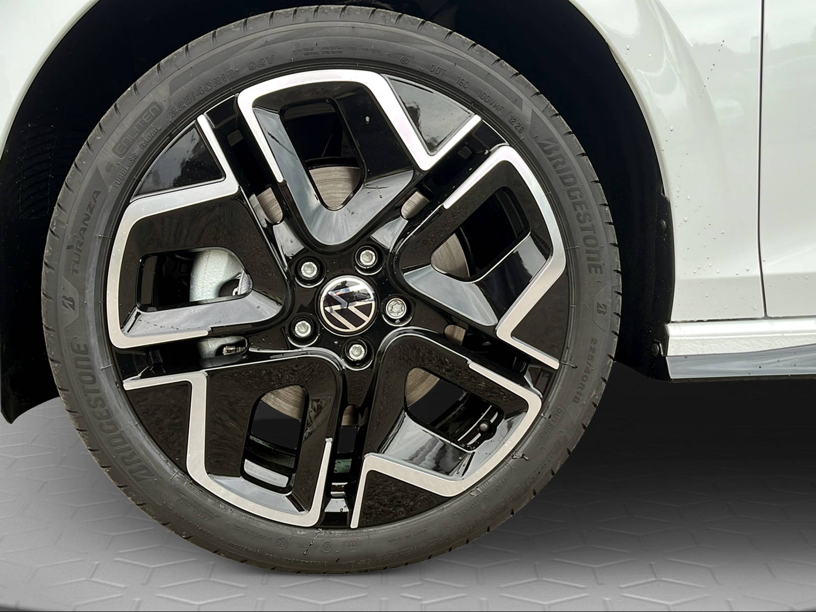 VW Golf 2.0 TSI R-Line DSG 4 Motion-image-5