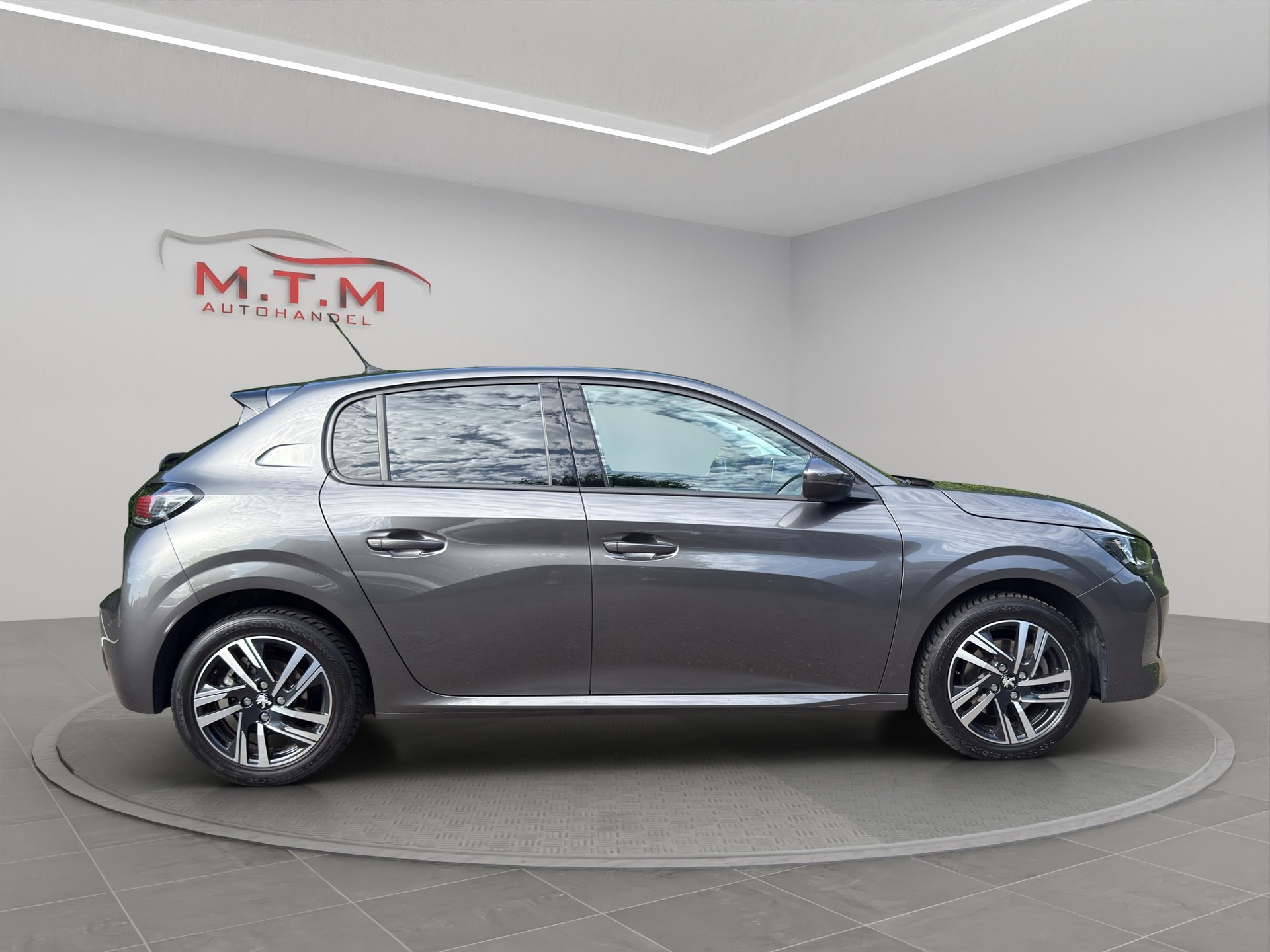 PEUGEOT 208 1.2 PureTech Allure-image-13