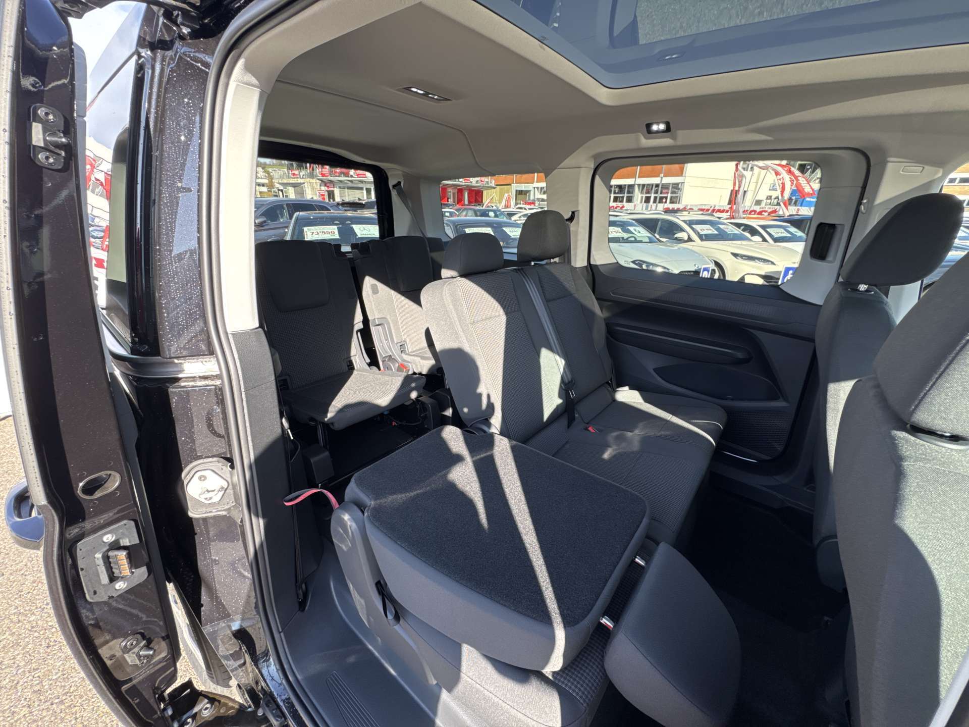 VW Caddy Maxi 1.5 TSi 7-Plätzer DSG-Automat-image-6