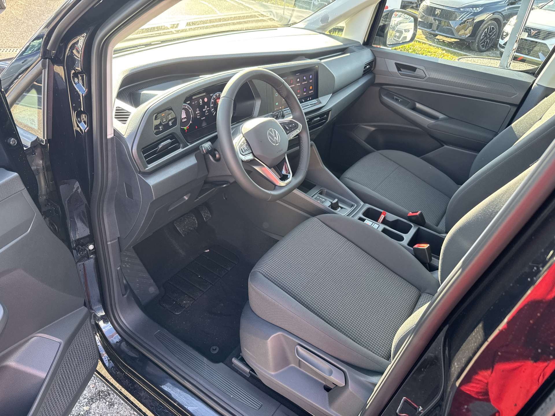 VW Caddy Maxi 1.5 TSi 7-Plätzer DSG-Automat-image-5