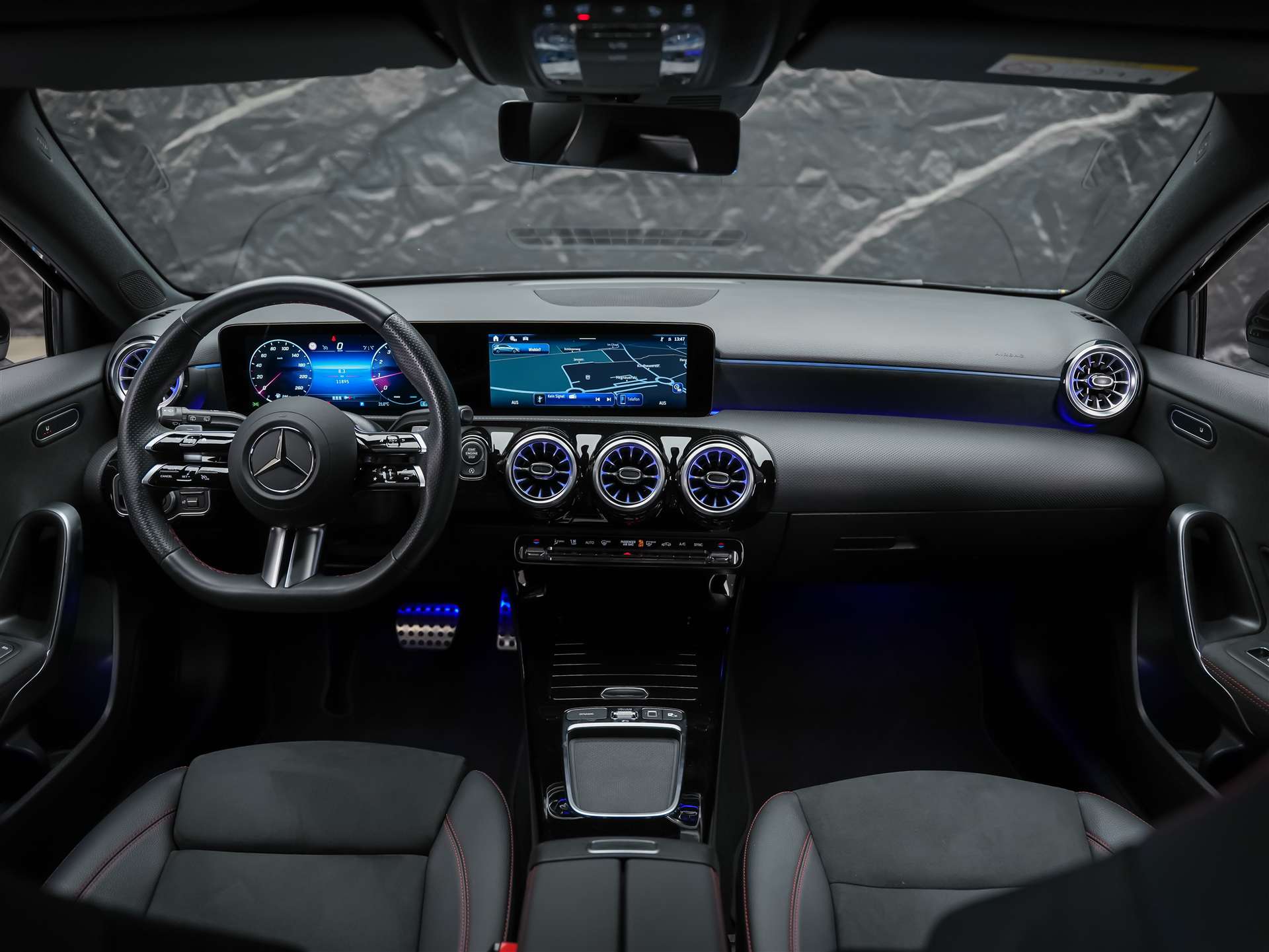 MERCEDES-BENZ A 180 AMG Line 7G-DCT *Facelift*Werksgarantie*Kamera*Abstandsregler-image-17