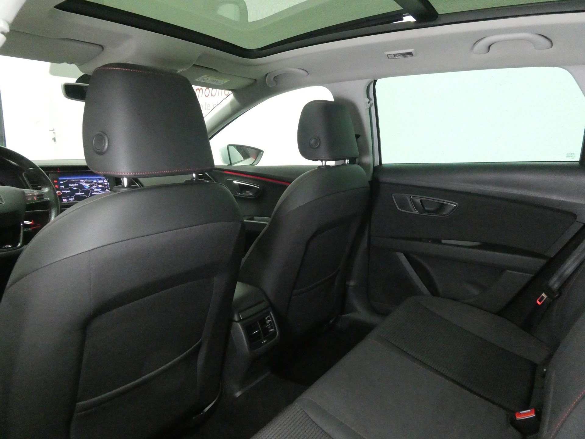 SEAT Leon ST 1.4 TSI FR - Panorama - Navi - DAB+ - CarPlay - Teil-Leder - 150 PS-image-10