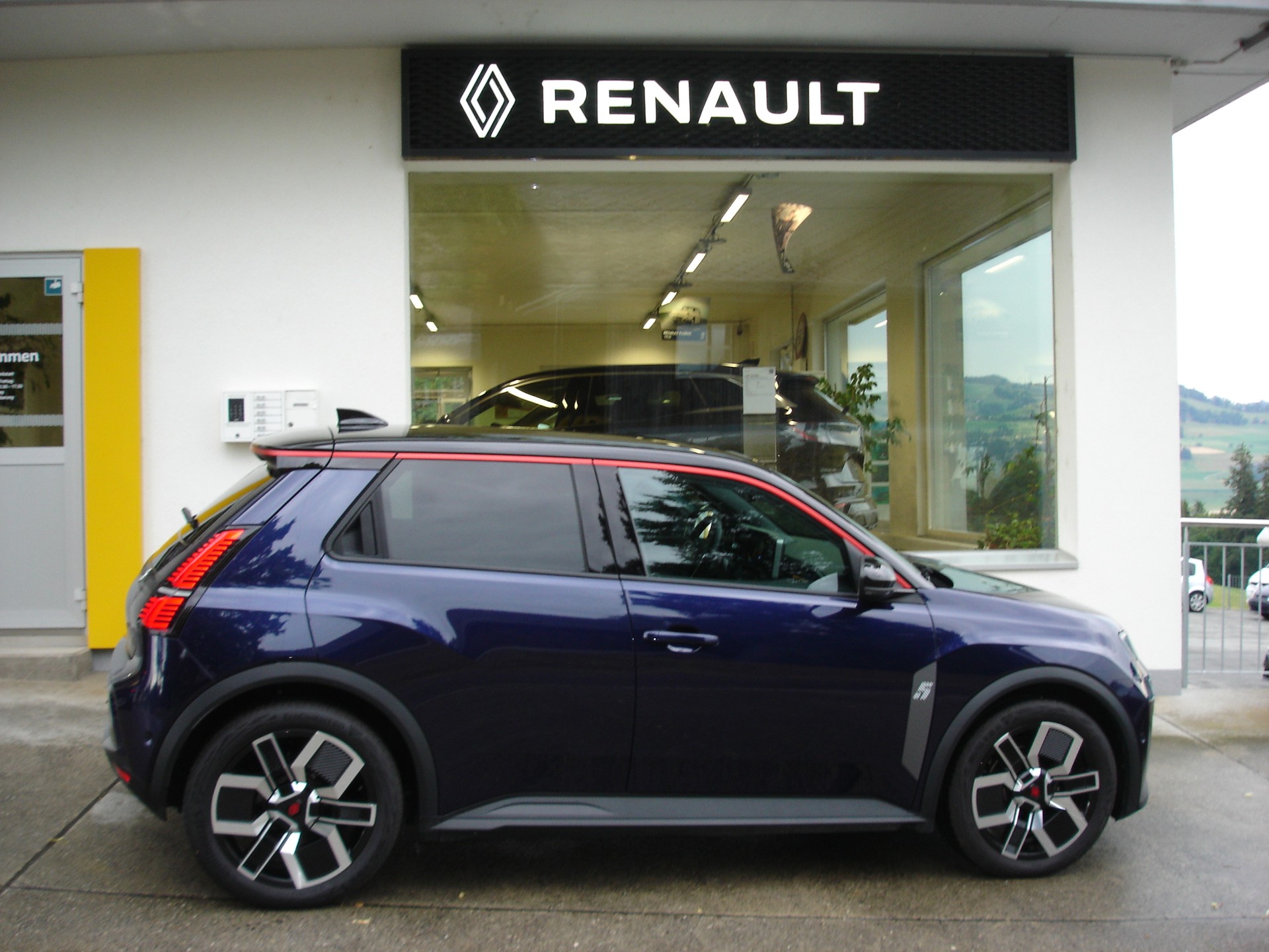 RENAULT R5 E-Tech Comfort Range 52 kWh Techno-image-2
