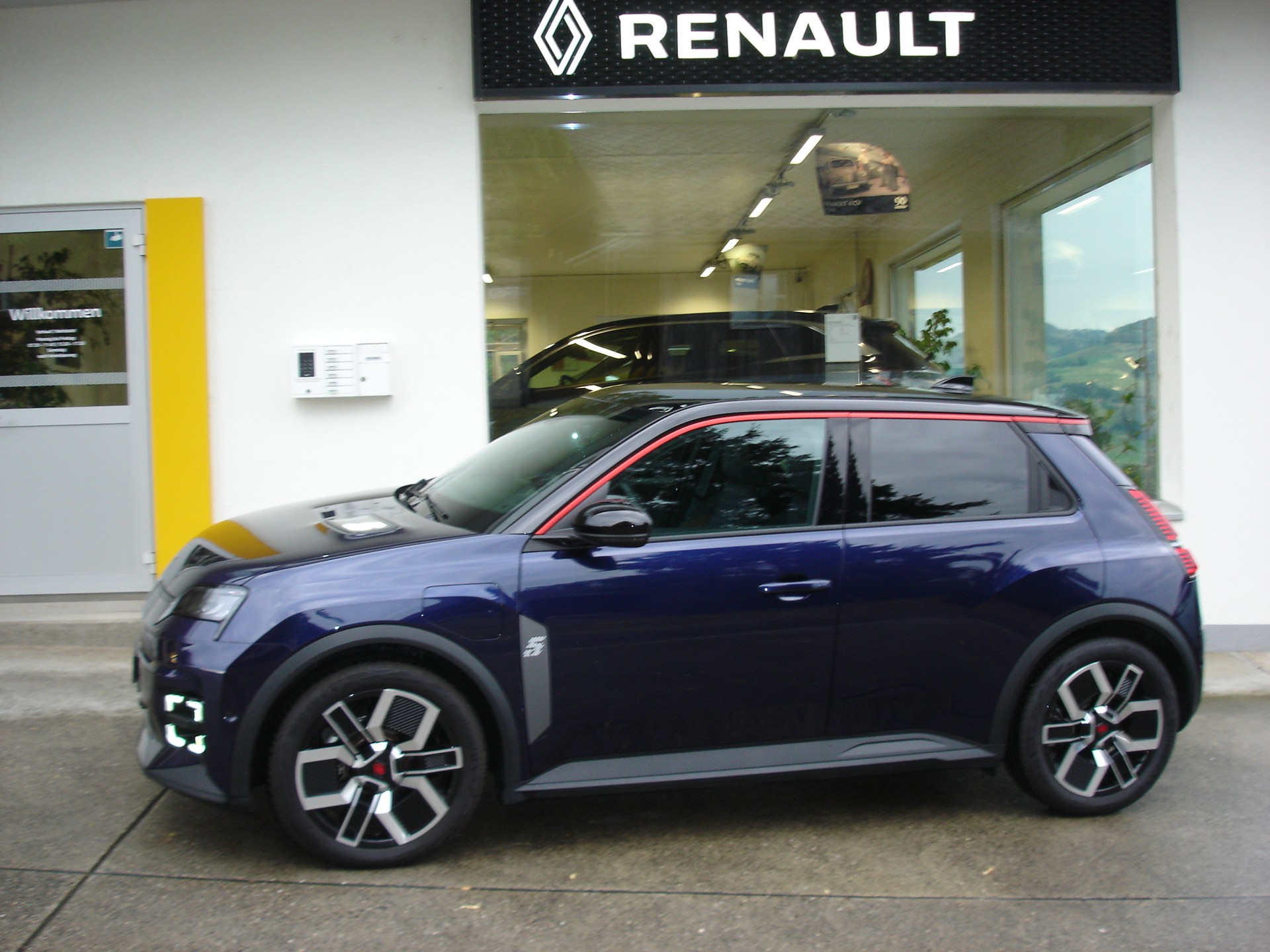 RENAULT R5 E-Tech Comfort Range 52 kWh Techno-image-0