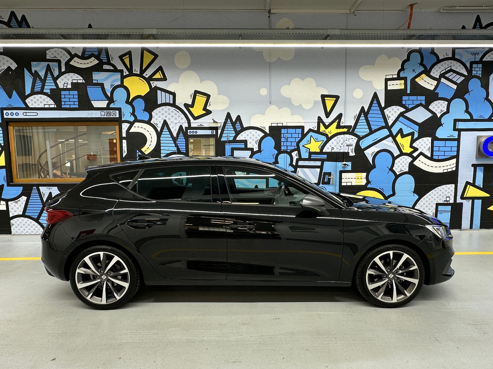 SEAT Leon 1.5 eTSI mHEV DSG FR-image-2