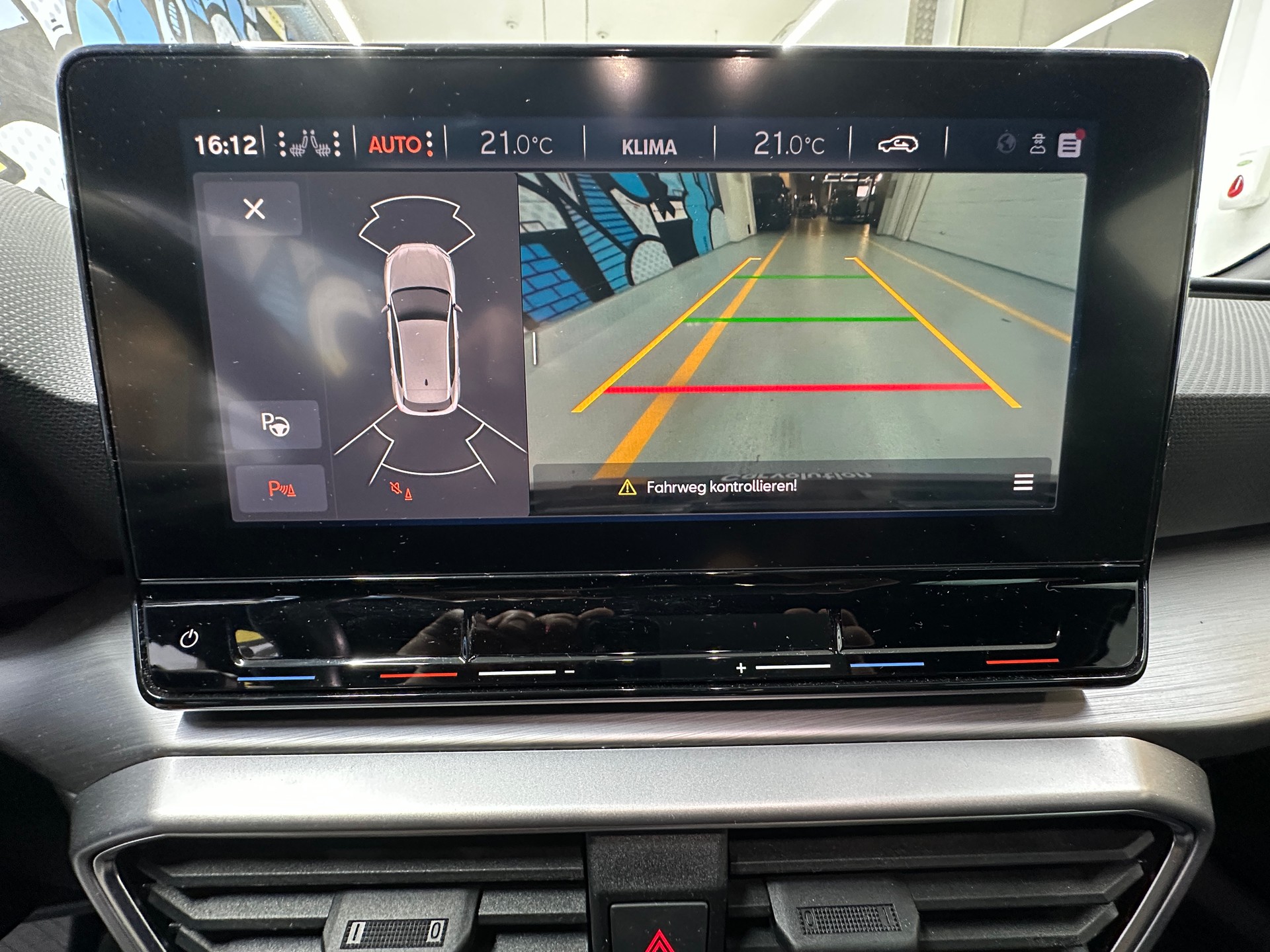 SEAT Leon 1.5 eTSI mHEV DSG FR-image-11