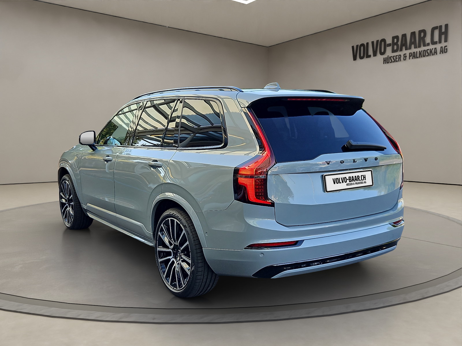 VOLVO XC90 T8 AWD Plug-in Hybrid-image-2