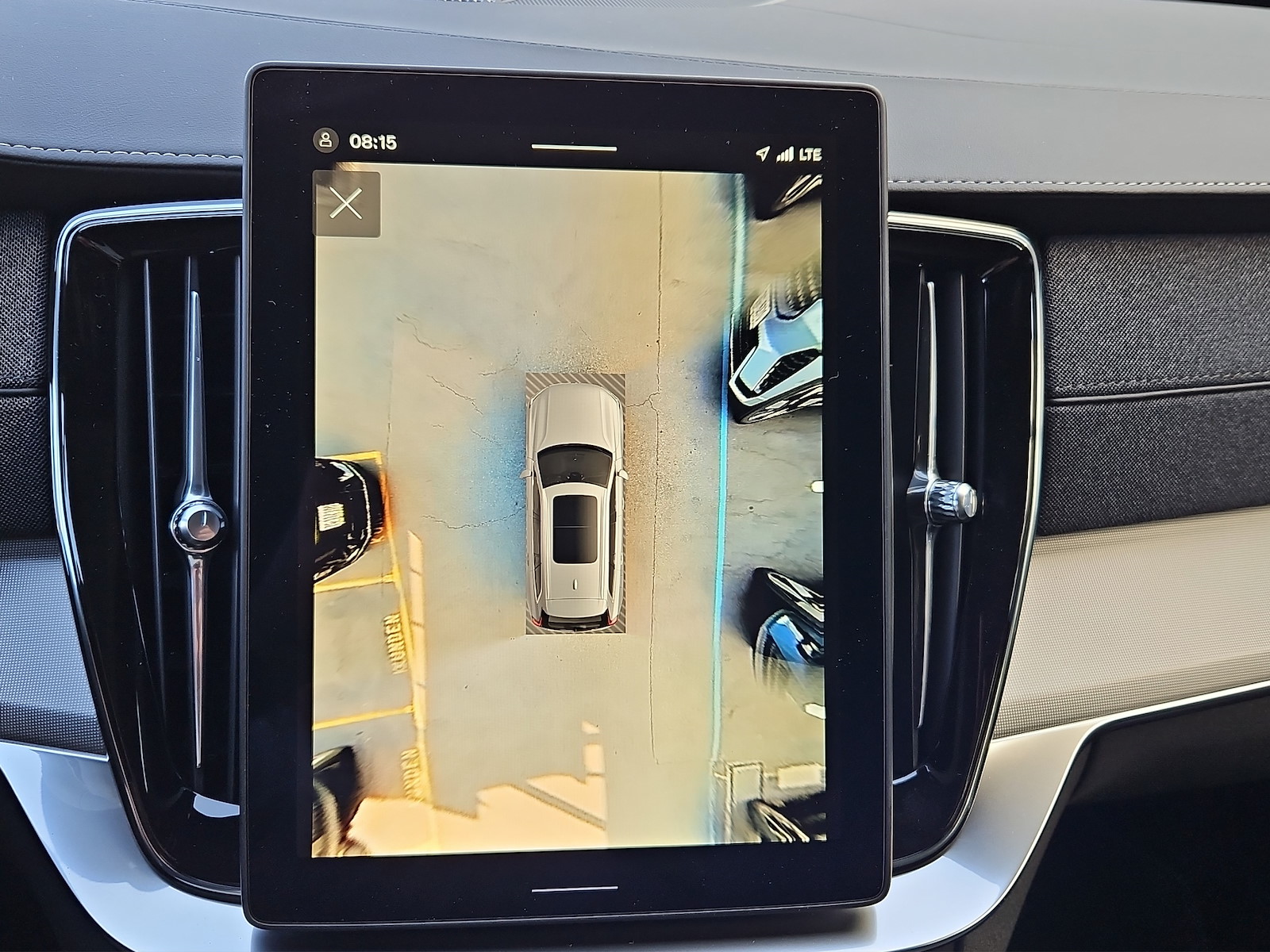 VOLVO XC90 T8 AWD Plug-in Hybrid-image-14