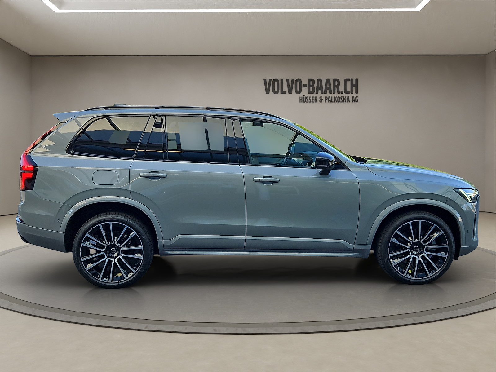 VOLVO XC90 T8 AWD Plug-in Hybrid-image-5