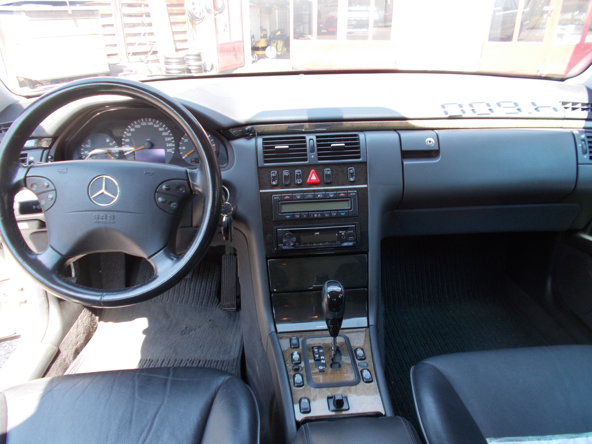MERCEDES-BENZ E 240 V6 T-image-4