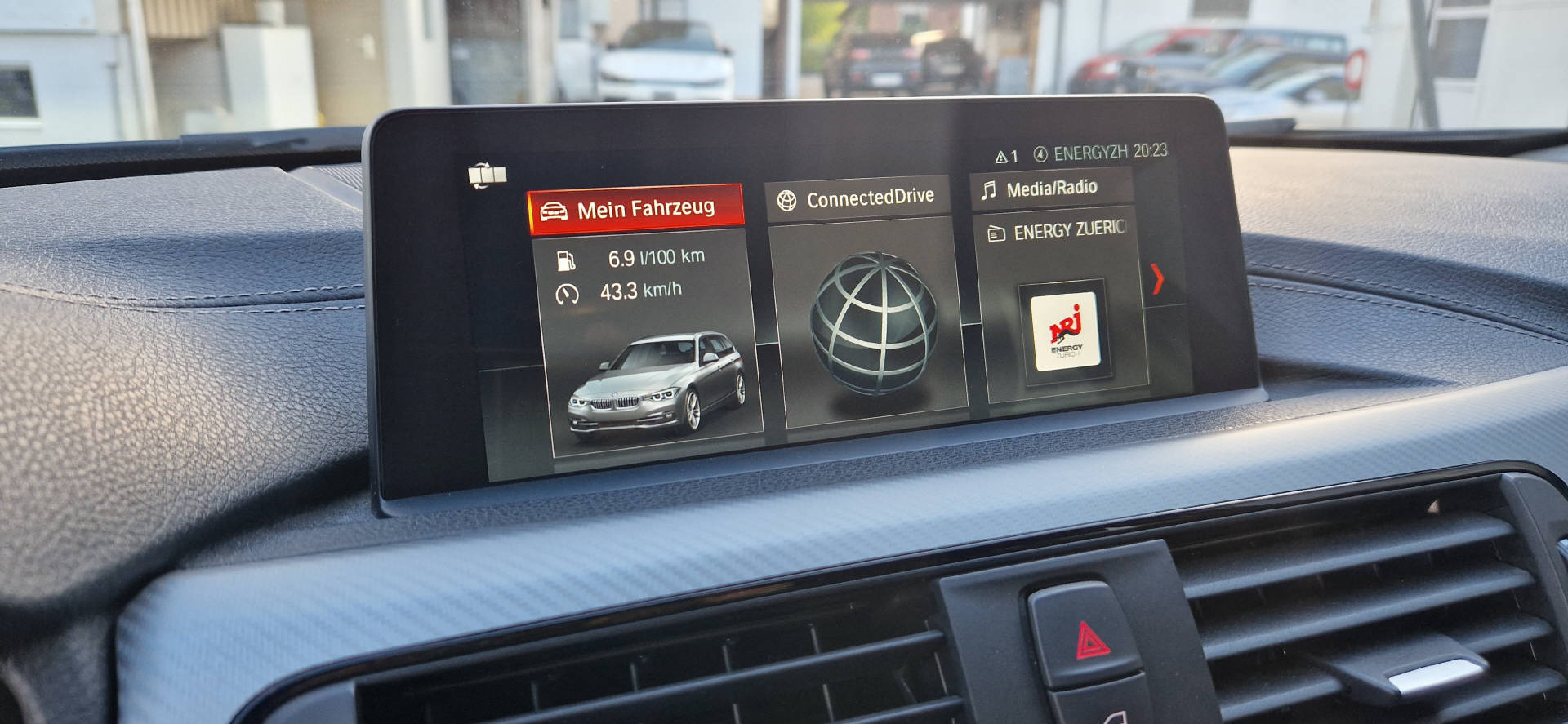 BMW 320d xDrive SAG Touring-image-7
