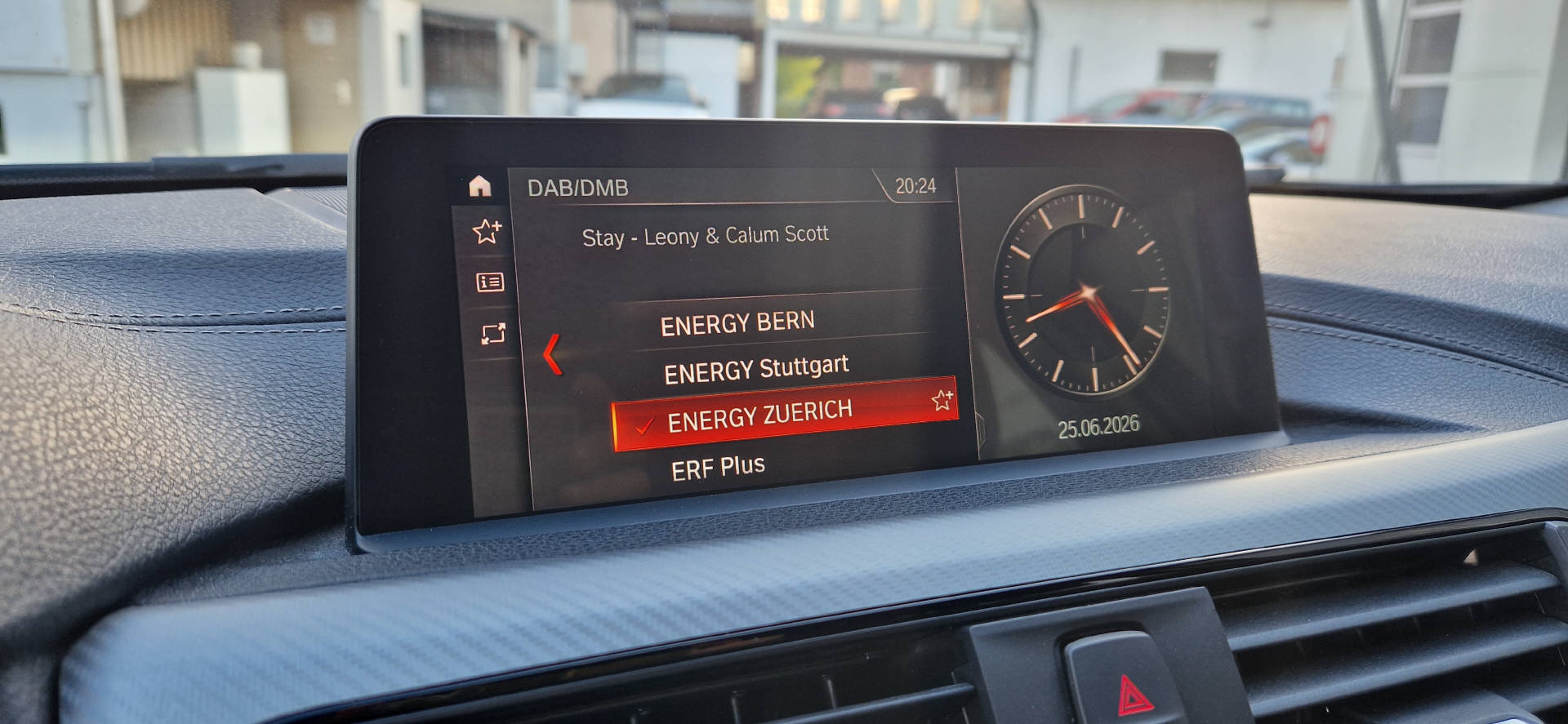 BMW 320d xDrive SAG Touring-image-9