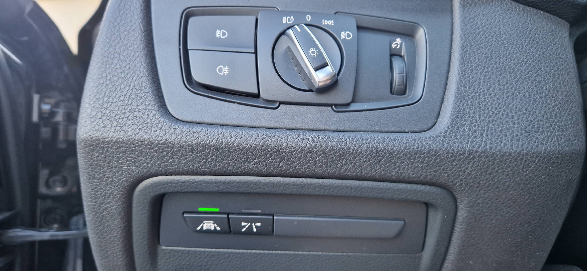 BMW 320d xDrive SAG Touring-image-14