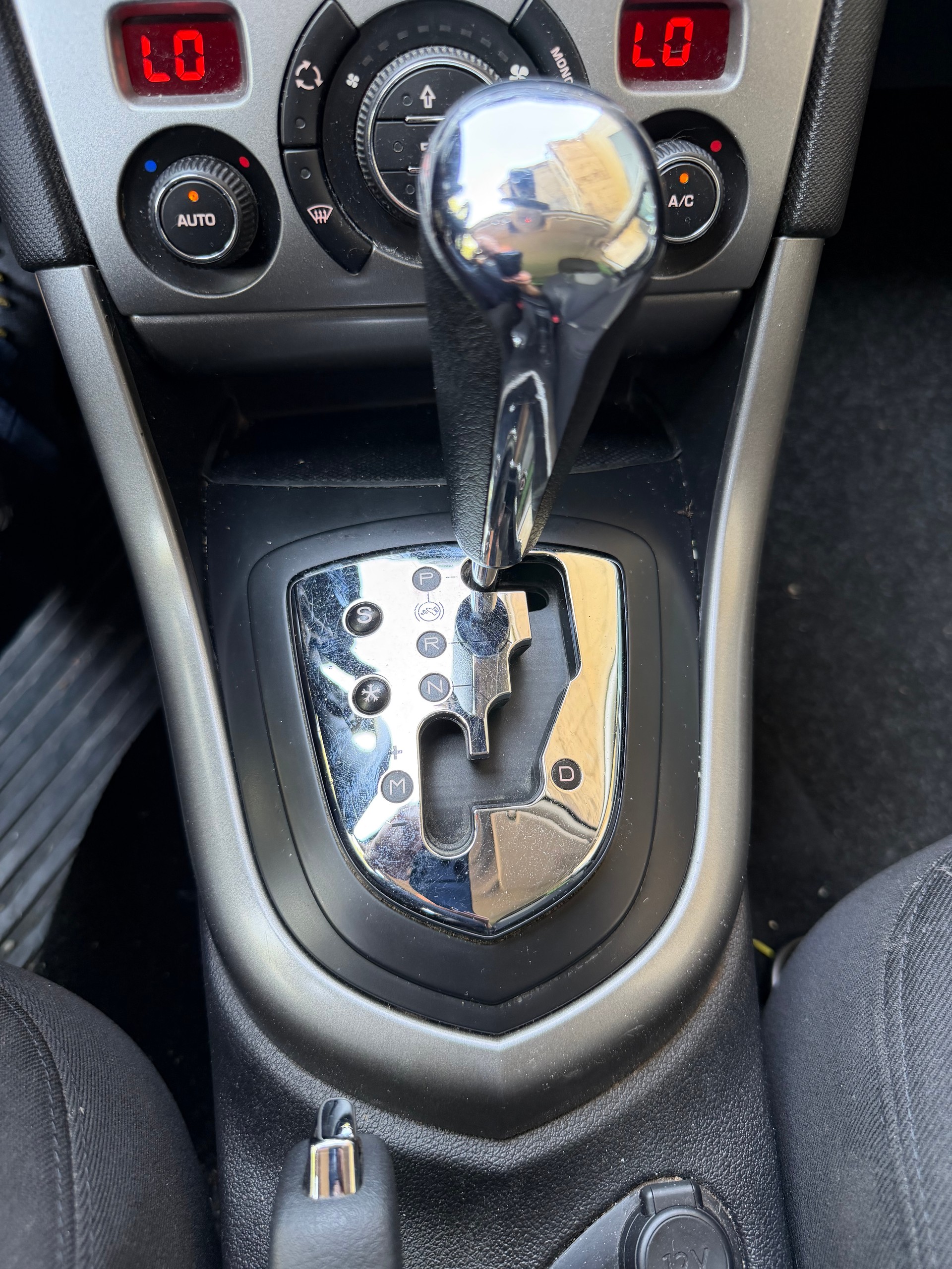 PEUGEOT 308 SW 2.0 HDI Allure Automatic-image-14