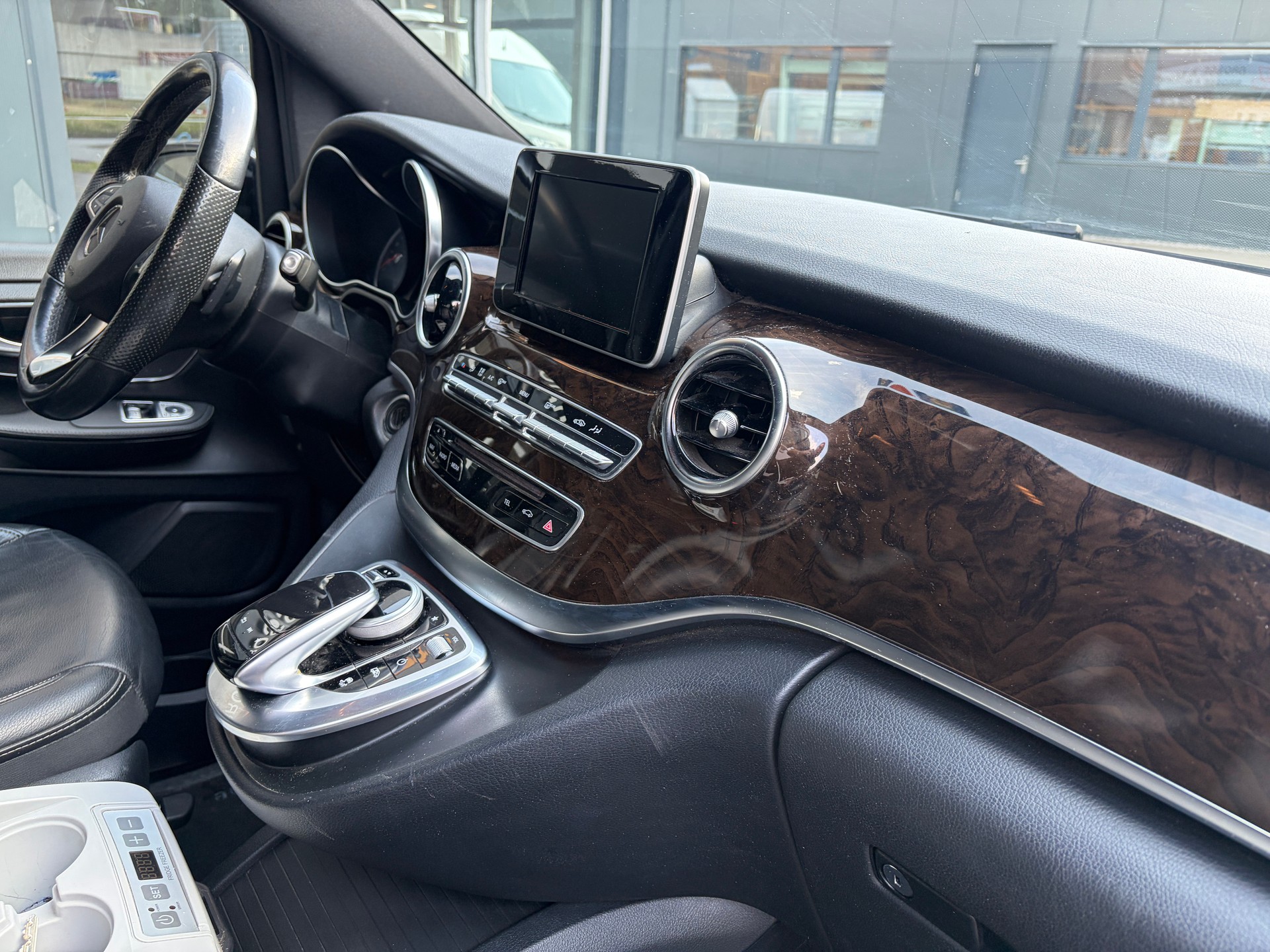 MERCEDES-BENZ V 250 d Avantgarde extralang 7G-Tronic-image-9