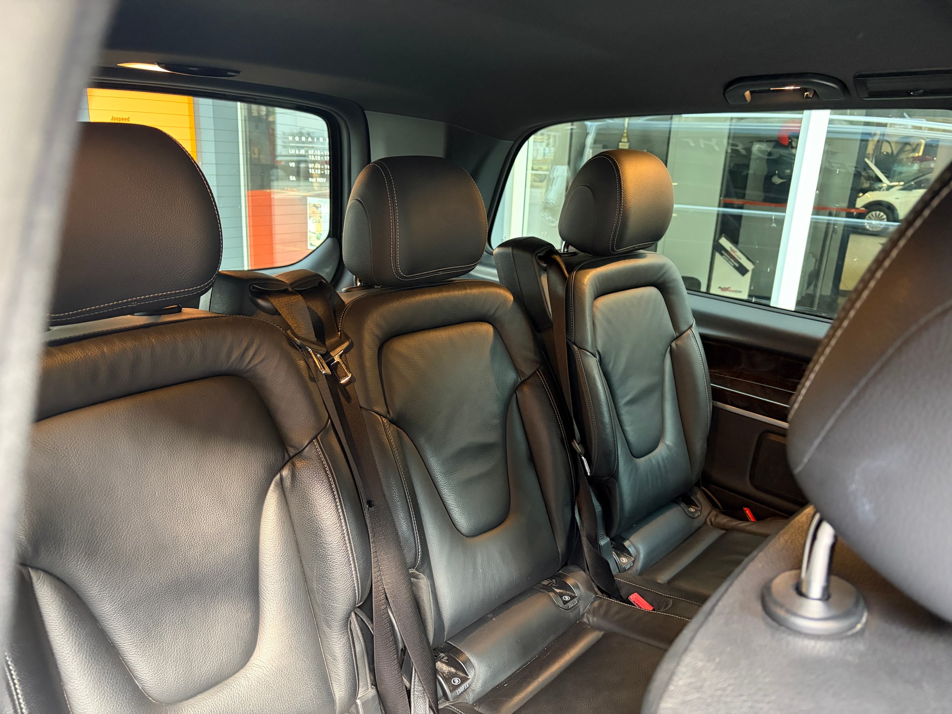MERCEDES-BENZ V 250 d Avantgarde extralang 7G-Tronic-image-15