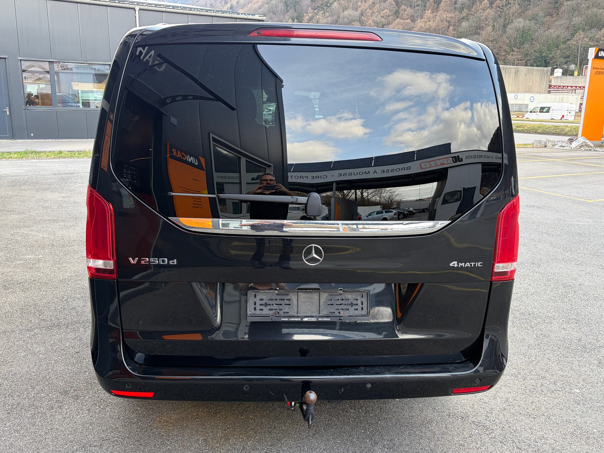 MERCEDES-BENZ V 250 d Avantgarde extralang 7G-Tronic-image-4