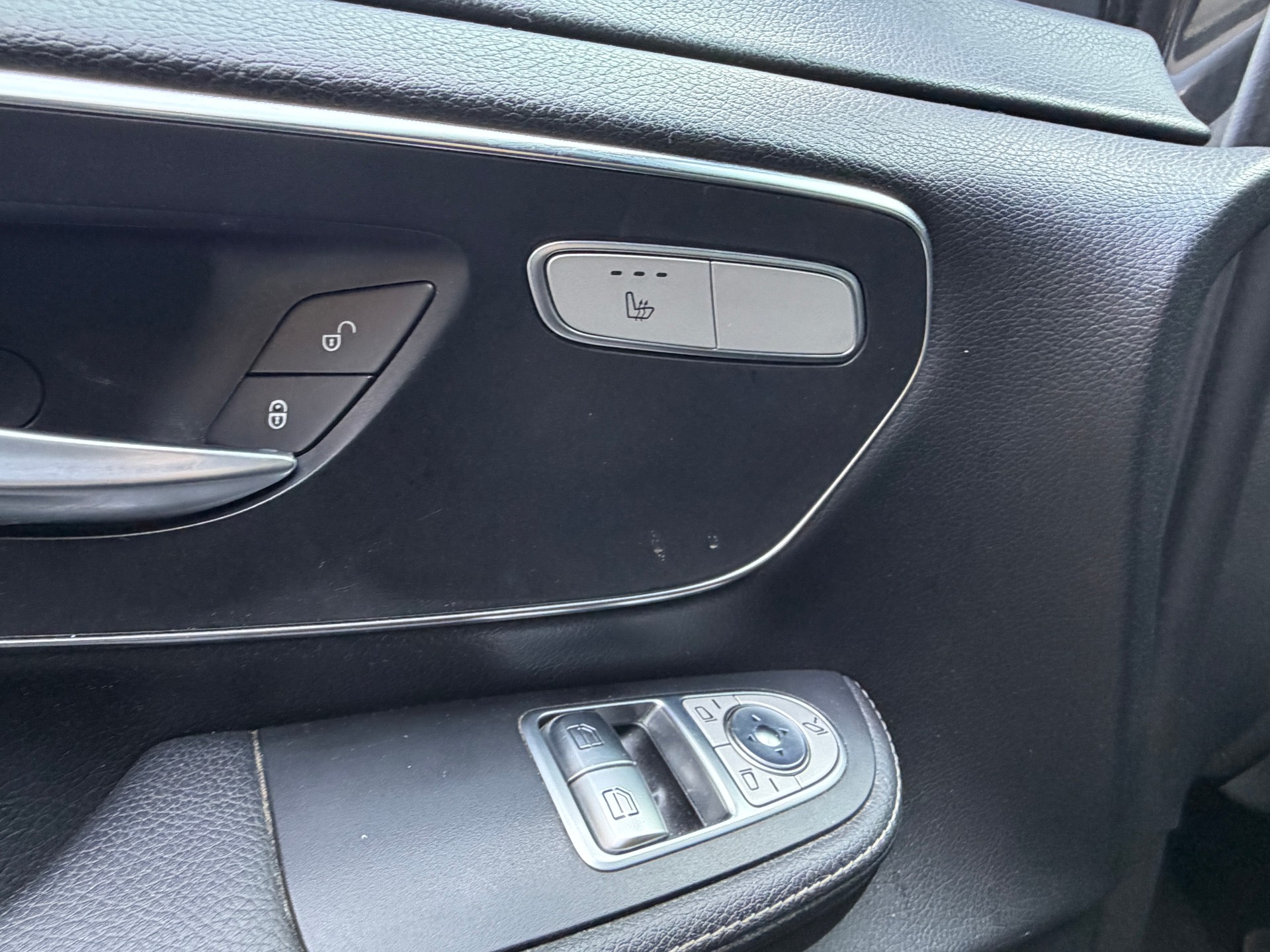 MERCEDES-BENZ V 250 d Avantgarde extralang 7G-Tronic-image-11