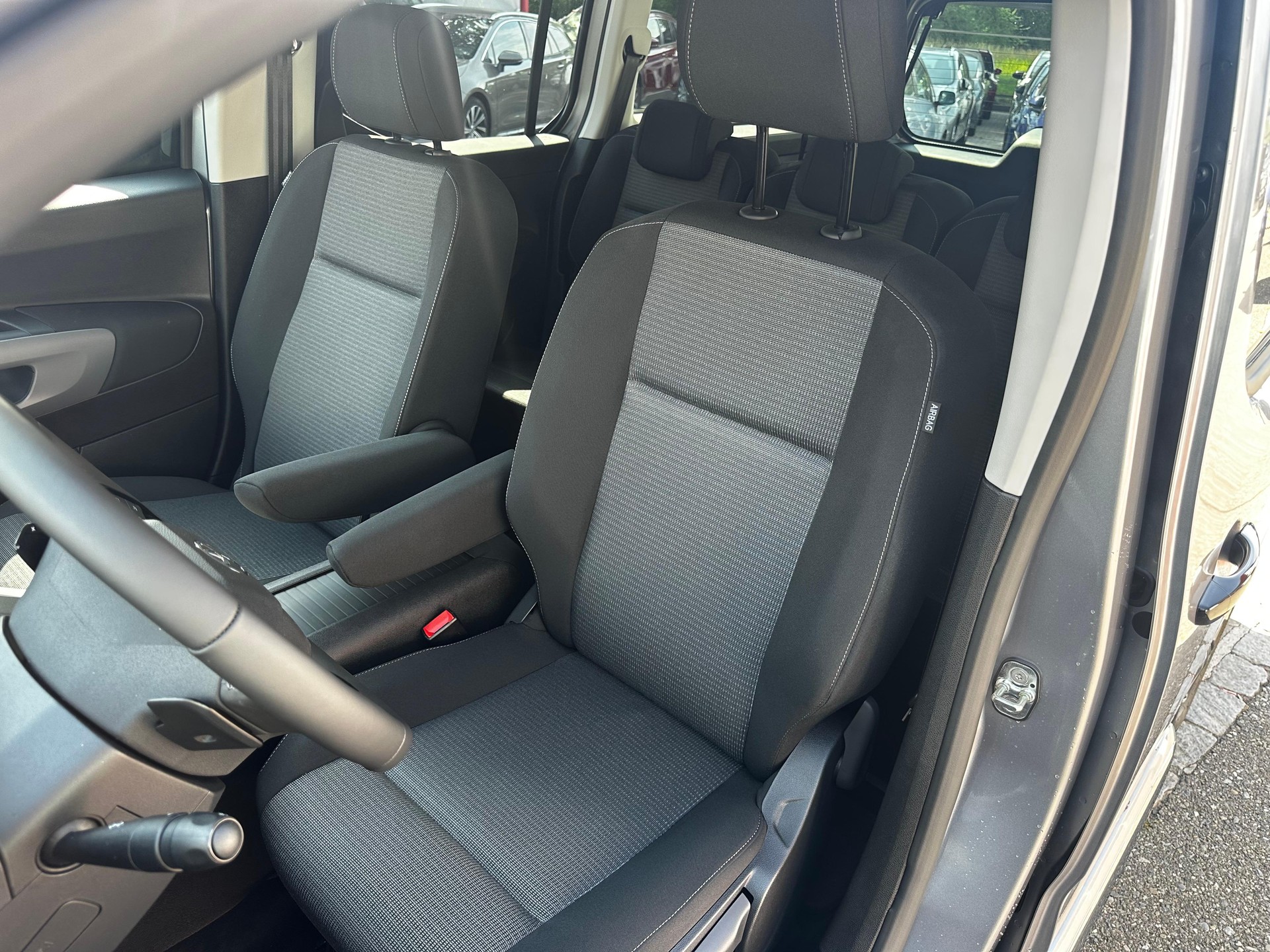 TOYOTA Proace City Verso L2 1.5 HDi 130 Style-image-9
