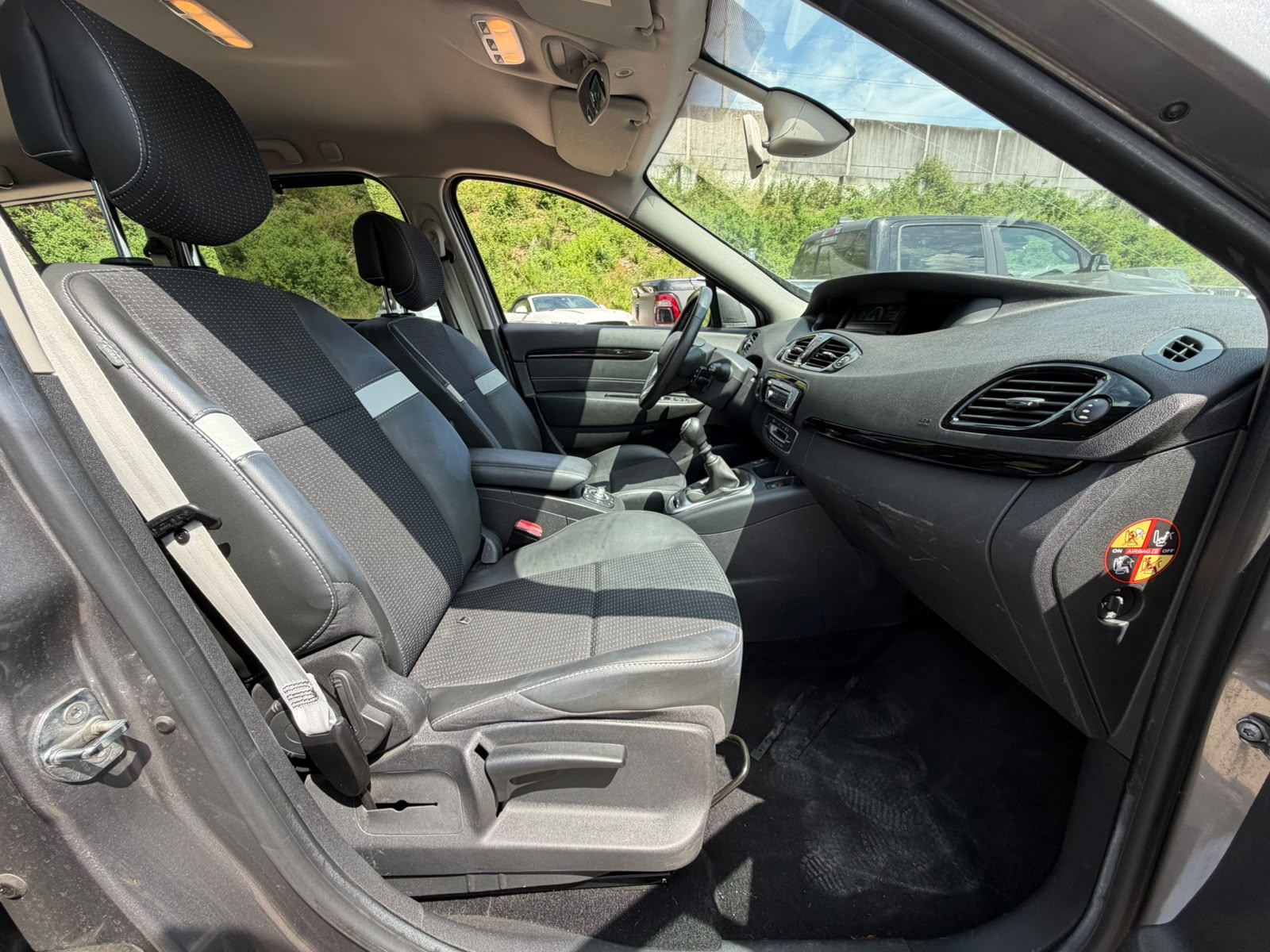 RENAULT Grand Scénic 1.4 16V Turbo Bose-image-16