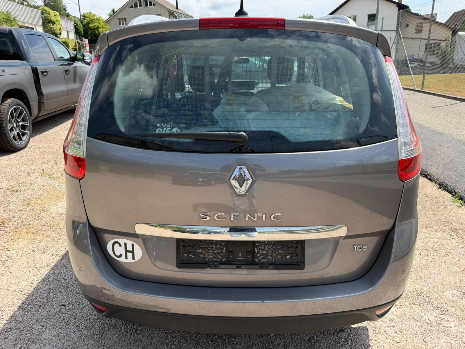 RENAULT Grand Scénic 1.4 16V Turbo Bose-image-5