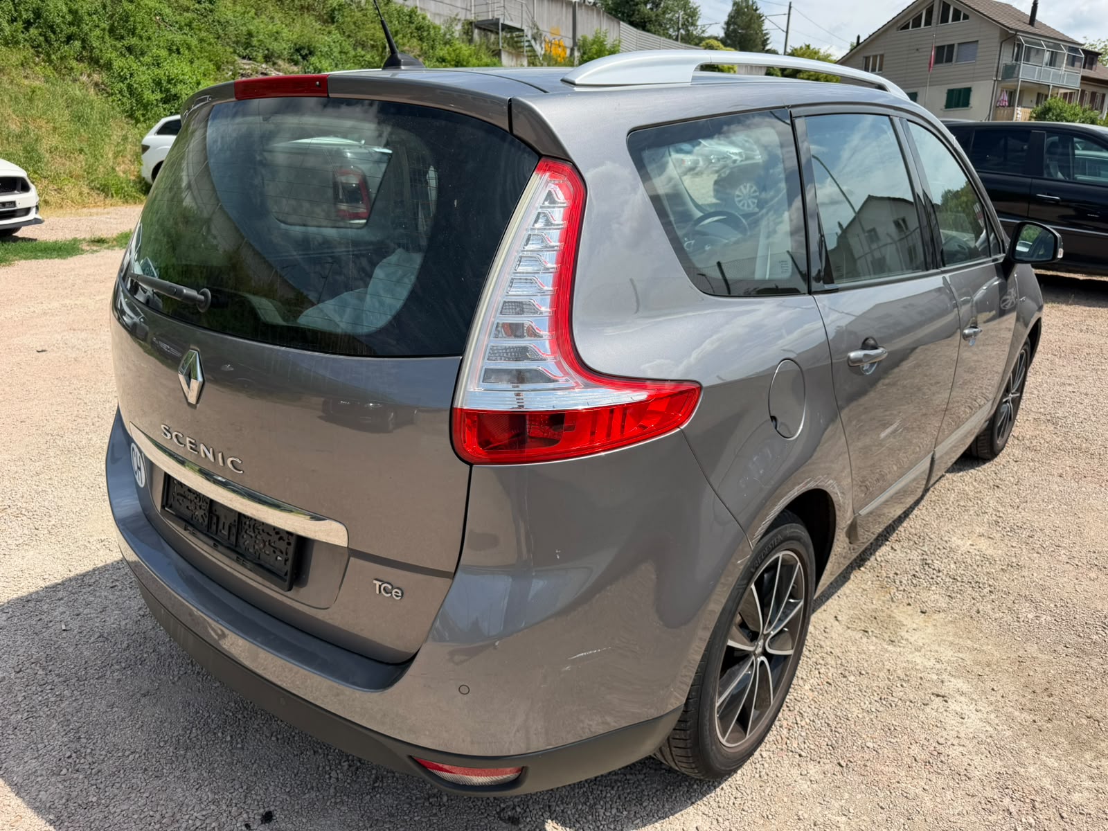 RENAULT Grand Scénic 1.4 16V Turbo Bose-image-6