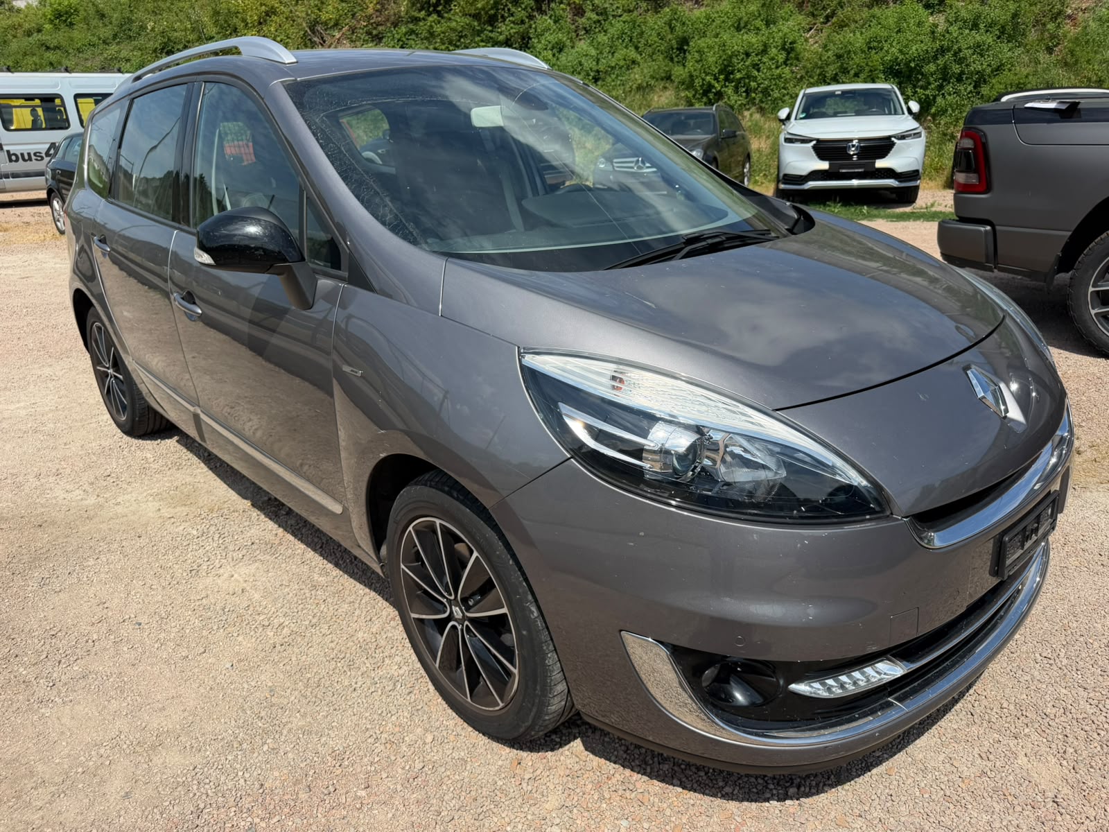 RENAULT Grand Scénic 1.4 16V Turbo Bose-image-9