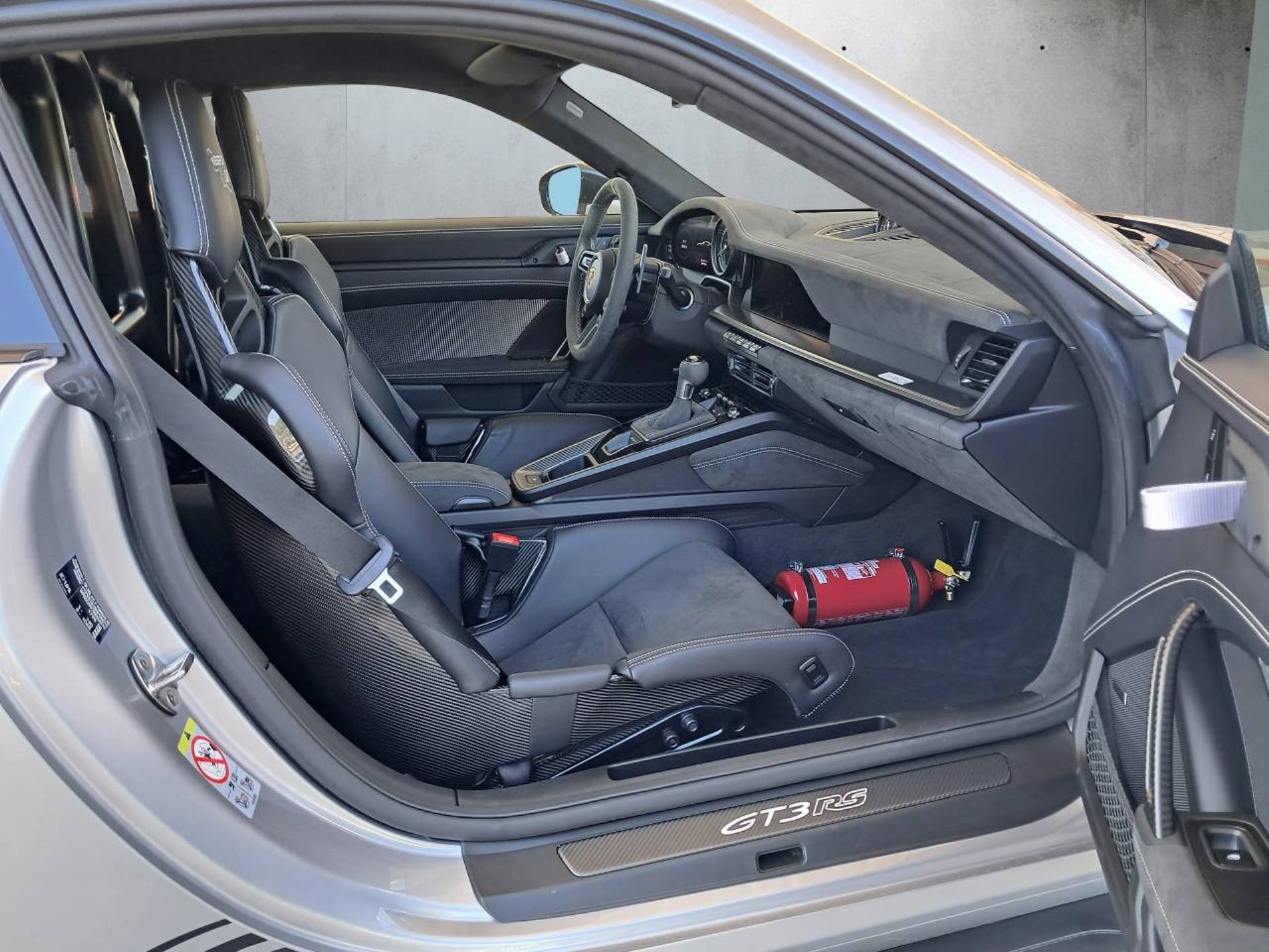 PORSCHE 911 GT3 RS (MY24)-image-13