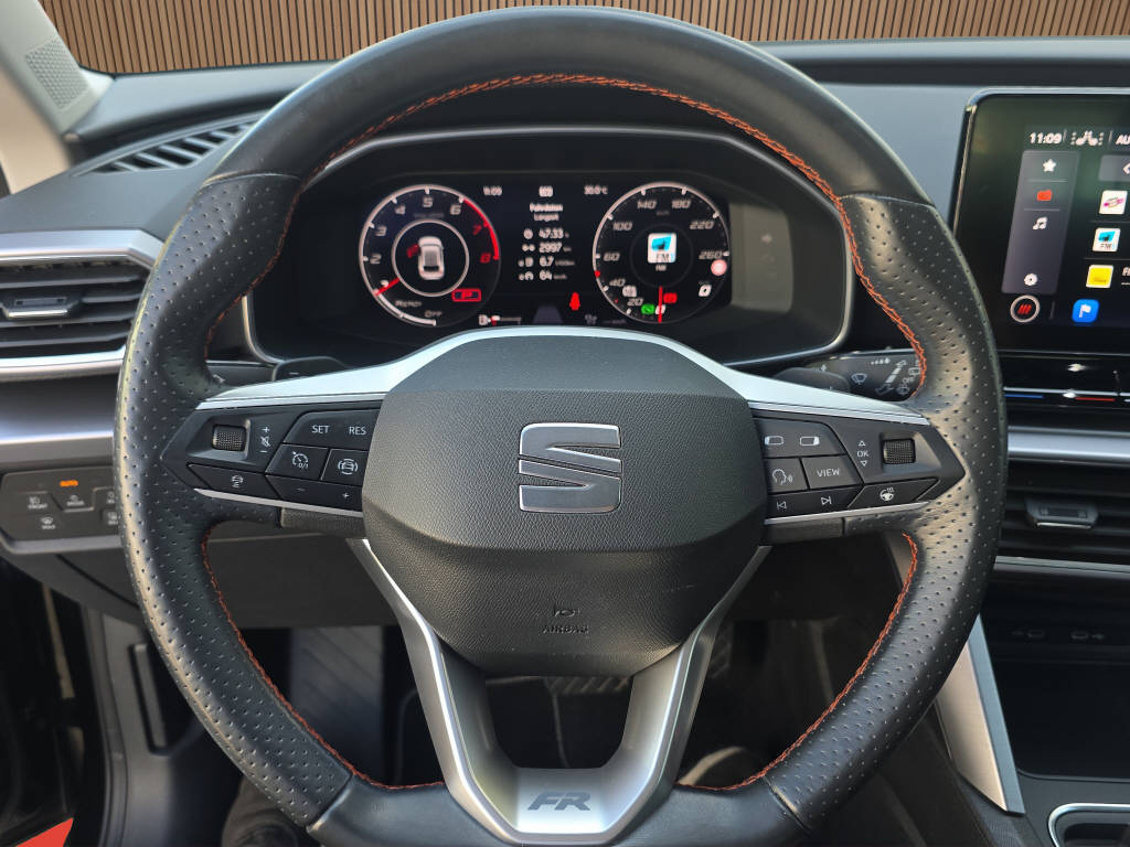 SEAT Leon 1.5 eTSI 150 FR DSG-image-14