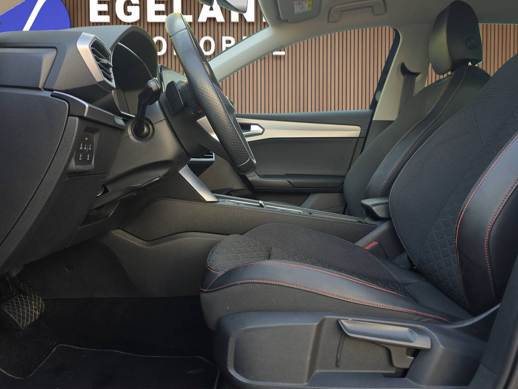 SEAT Leon 1.5 eTSI 150 FR DSG-image-11