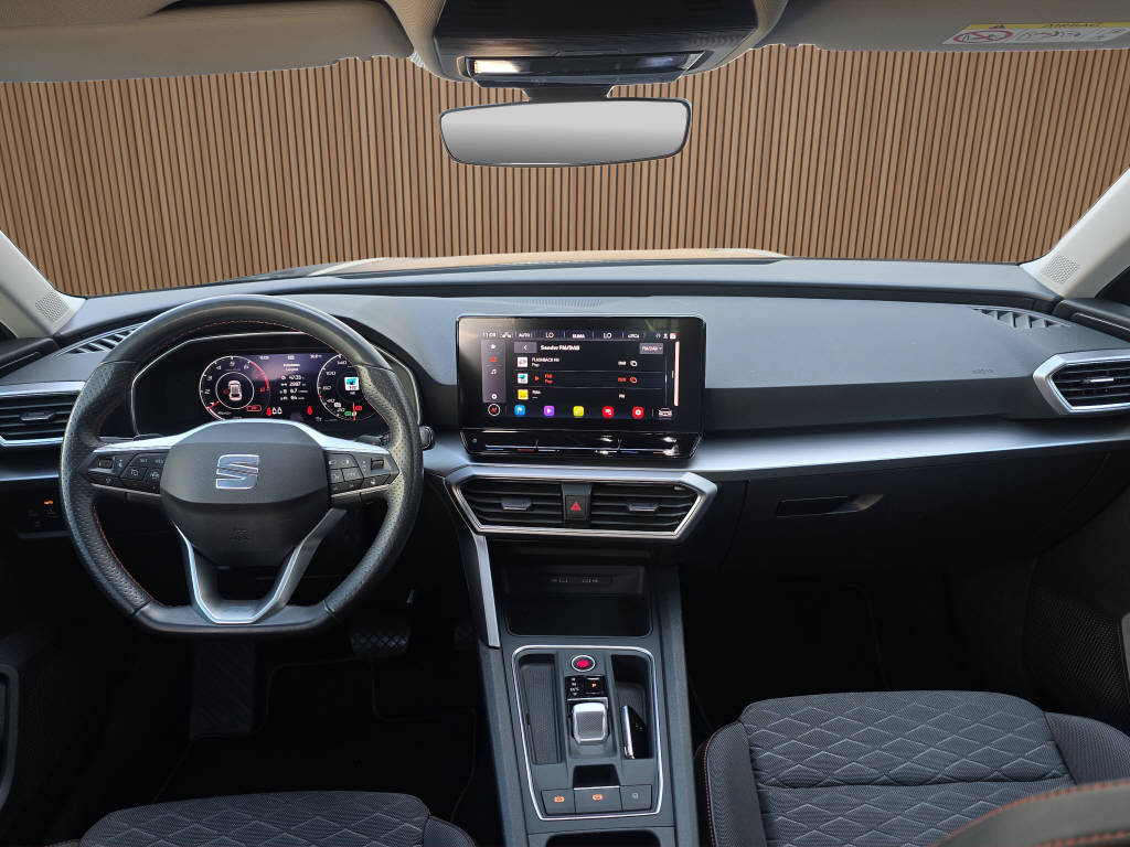 SEAT Leon 1.5 eTSI 150 FR DSG-image-16